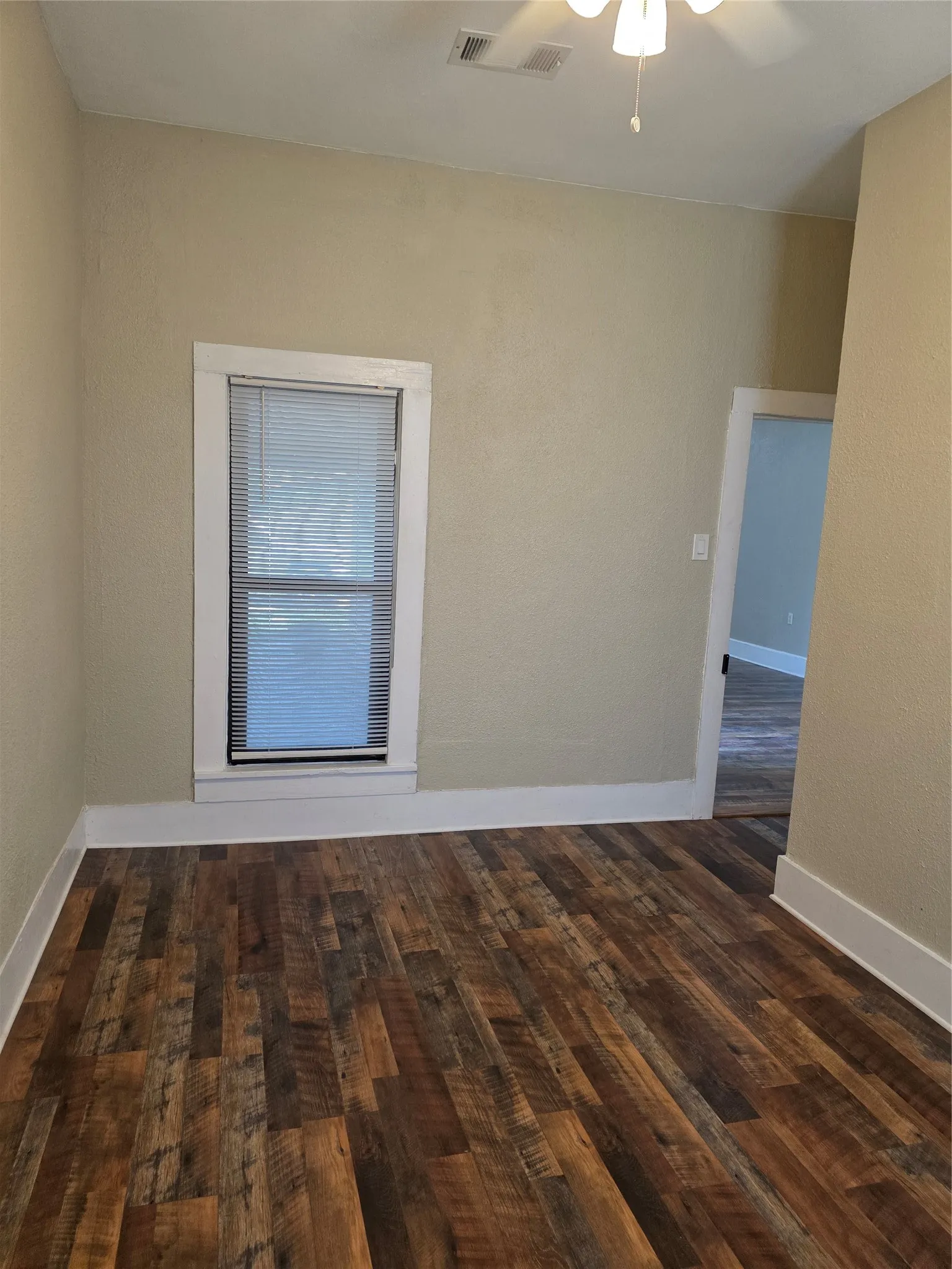 Single Family Residence For Sale in Johnson County , 405 W Graham Street, Godley, Texas 76044, 3 Bedroom, 2 Bathroom, Garage spaces, 1,764 Sqft, built in 1913, Preowned, mls#21251218, Real Estate Agent in Godley, Homes For Sale in Johnson county, Homes For Sale in Godley, Realtor in Godley Texas, Real Estate Brokerage Independent Realty Texas, Luminita Cordes Realtor
