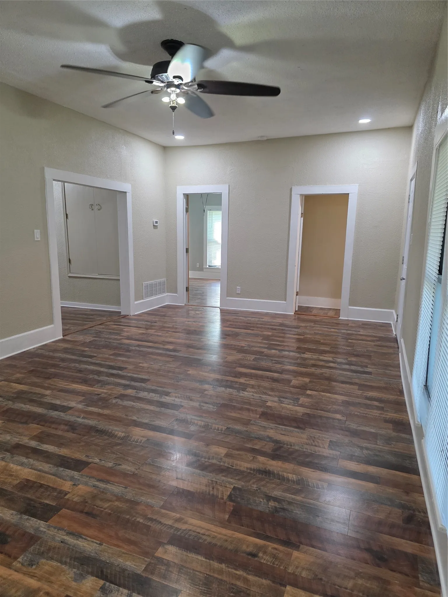 Single Family Residence For Sale in Johnson County , 405 W Graham Street, Godley, Texas 76044, 3 Bedroom, 2 Bathroom, Garage spaces, 1,764 Sqft, built in 1913, Preowned, mls#21251218, Real Estate Agent in Godley, Homes For Sale in Johnson county, Homes For Sale in Godley, Realtor in Godley Texas, Real Estate Brokerage Independent Realty Texas, Luminita Cordes Realtor