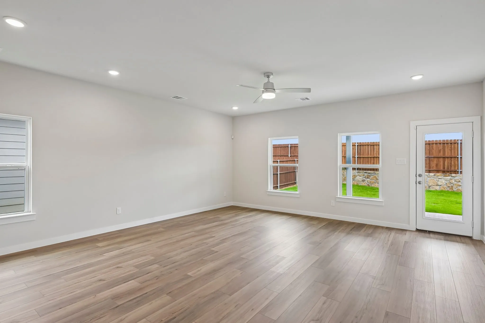 Single Family Residence For Sale in Grayson County , 2209 Trailside Drive, Sherman, Texas 75092, 4 Bedroom, 3 Bathroom, 2 Garage spaces, 2,013 Sqft, built in 2026, New Construction - Incomplete, mls#21251239, Real Estate Agent in Sherman, Homes For Sale in Grayson county, Homes For Sale in Sherman, Realtor in Sherman Texas, Real Estate Brokerage Independent Realty Texas, Luminita Cordes Realtor