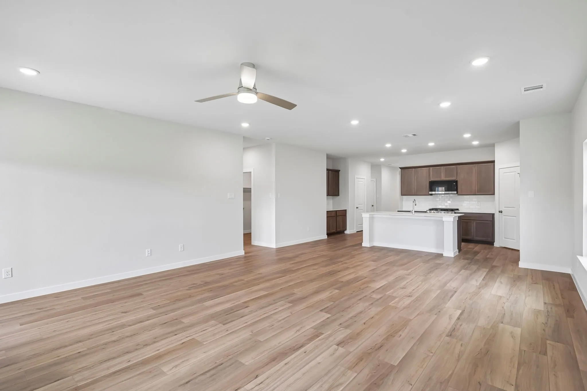 Single Family Residence For Sale in Grayson County , 2209 Trailside Drive, Sherman, Texas 75092, 4 Bedroom, 3 Bathroom, 2 Garage spaces, 2,013 Sqft, built in 2026, New Construction - Incomplete, mls#21251239, Real Estate Agent in Sherman, Homes For Sale in Grayson county, Homes For Sale in Sherman, Realtor in Sherman Texas, Real Estate Brokerage Independent Realty Texas, Luminita Cordes Realtor