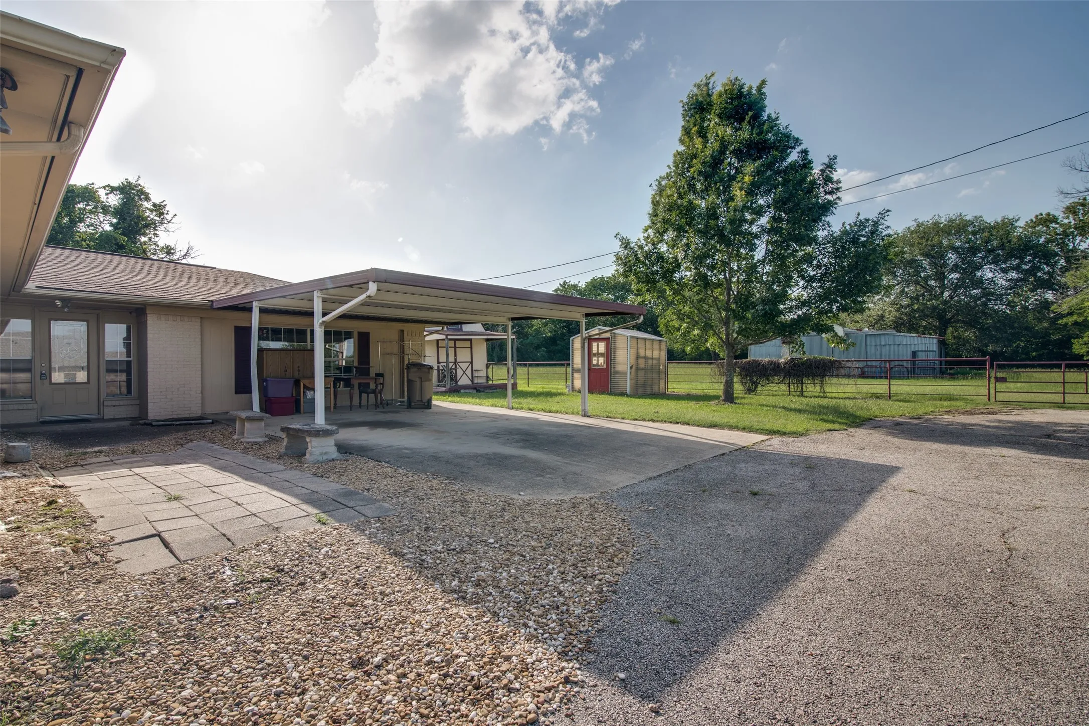 Single Family Residence For Sale in Van Zandt County , 464 VZ County Road 2120, Canton, Texas 75103, 3 Bedrooms, 2 Bathrooms, Garage spaces, 2,249 Sqft, built in 1969, Preowned, Price $334,900, mls#21251248, Real Estate Agent in Canton, Homes For Sale in Van Zandt county, Homes For Sale in Canton, Realtor in Canton Texas, Real Estate Brokerage Independent Realty Texas, Luminita Cordes Realtor
