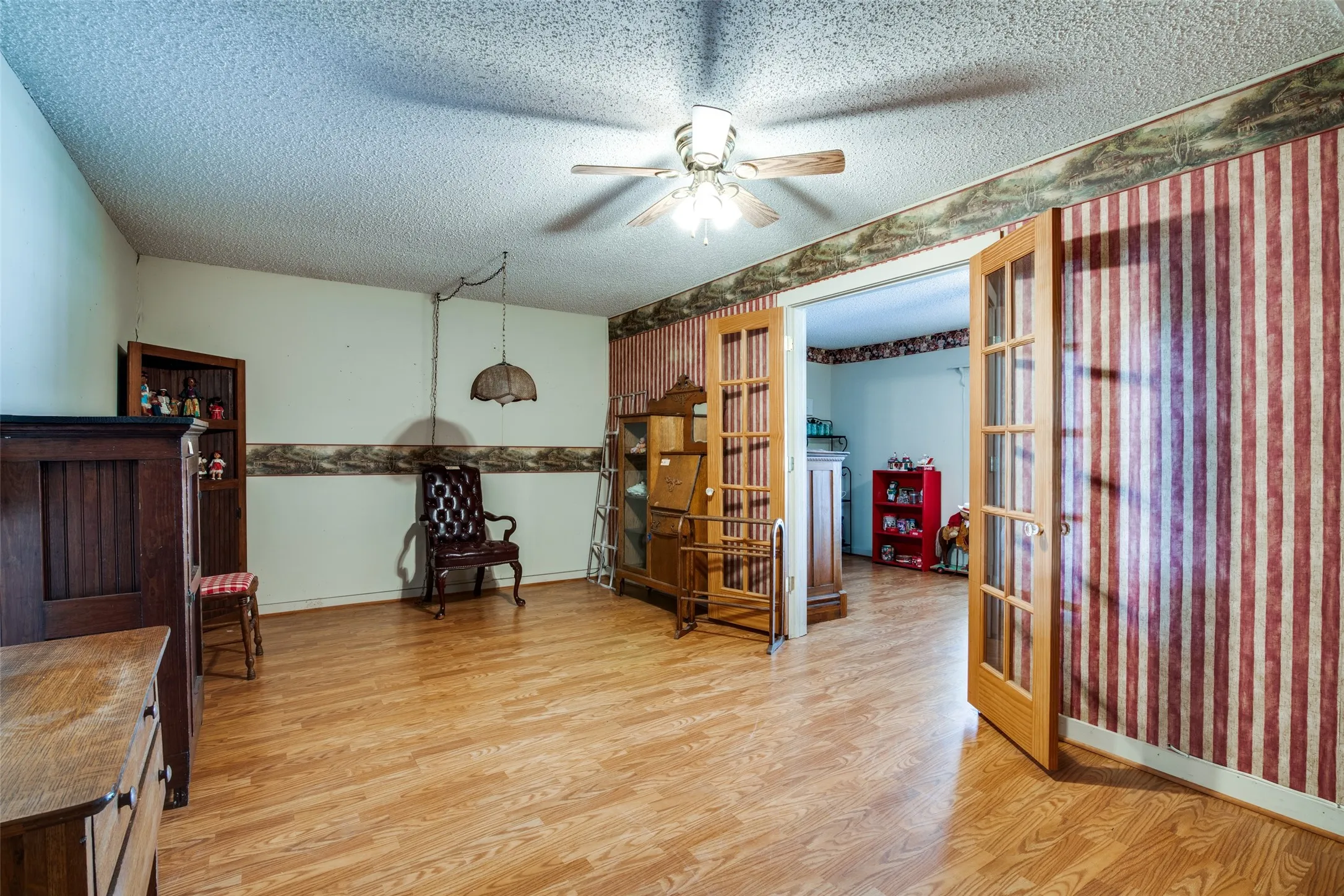 Single Family Residence For Sale in Van Zandt County , 464 VZ County Road 2120, Canton, Texas 75103, 3 Bedrooms, 2 Bathrooms, Garage spaces, 2,249 Sqft, built in 1969, Preowned, Price $334,900, mls#21251248, Real Estate Agent in Canton, Homes For Sale in Van Zandt county, Homes For Sale in Canton, Realtor in Canton Texas, Real Estate Brokerage Independent Realty Texas, Luminita Cordes Realtor