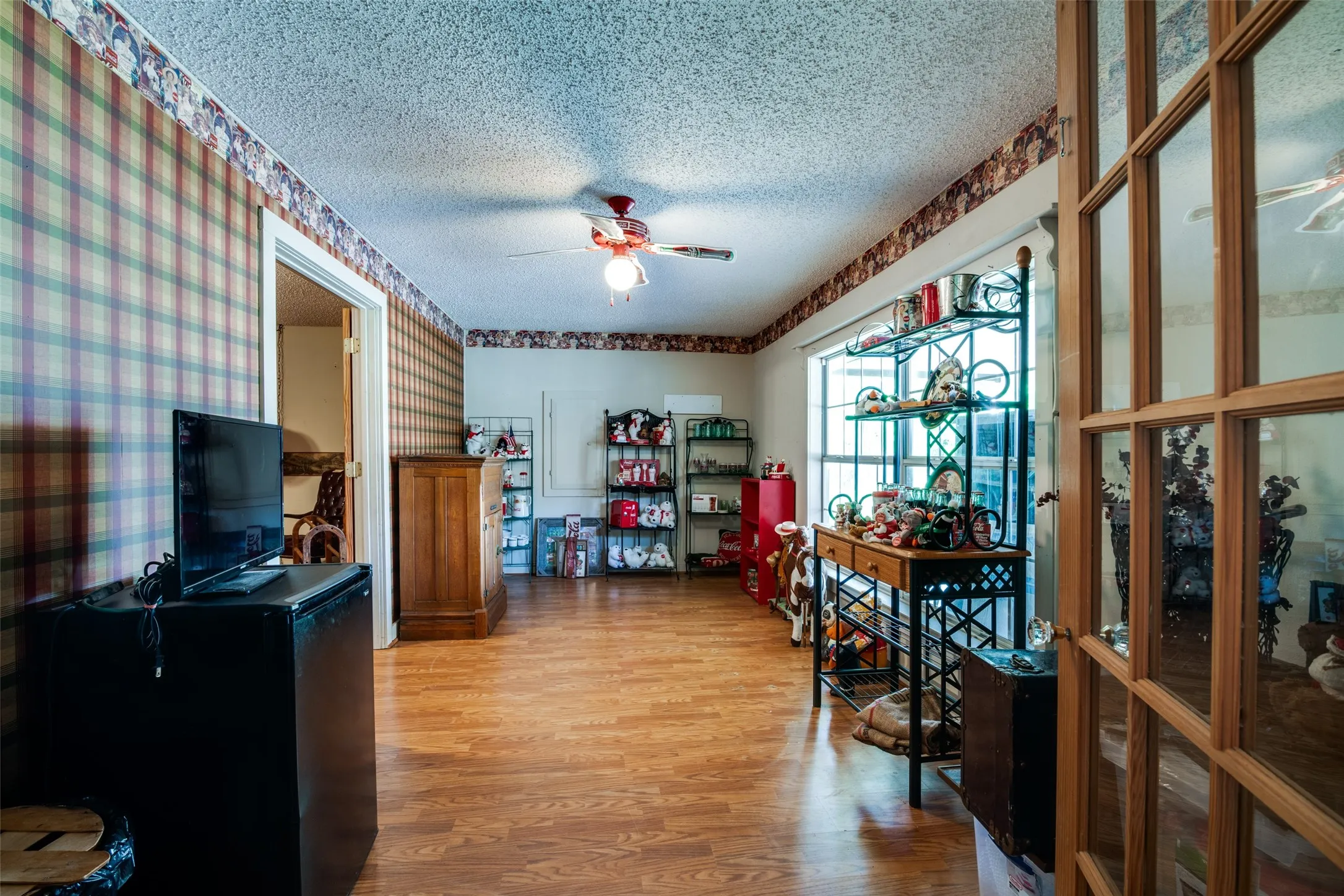 Single Family Residence For Sale in Van Zandt County , 464 VZ County Road 2120, Canton, Texas 75103, 3 Bedrooms, 2 Bathrooms, Garage spaces, 2,249 Sqft, built in 1969, Preowned, Price $334,900, mls#21251248, Real Estate Agent in Canton, Homes For Sale in Van Zandt county, Homes For Sale in Canton, Realtor in Canton Texas, Real Estate Brokerage Independent Realty Texas, Luminita Cordes Realtor