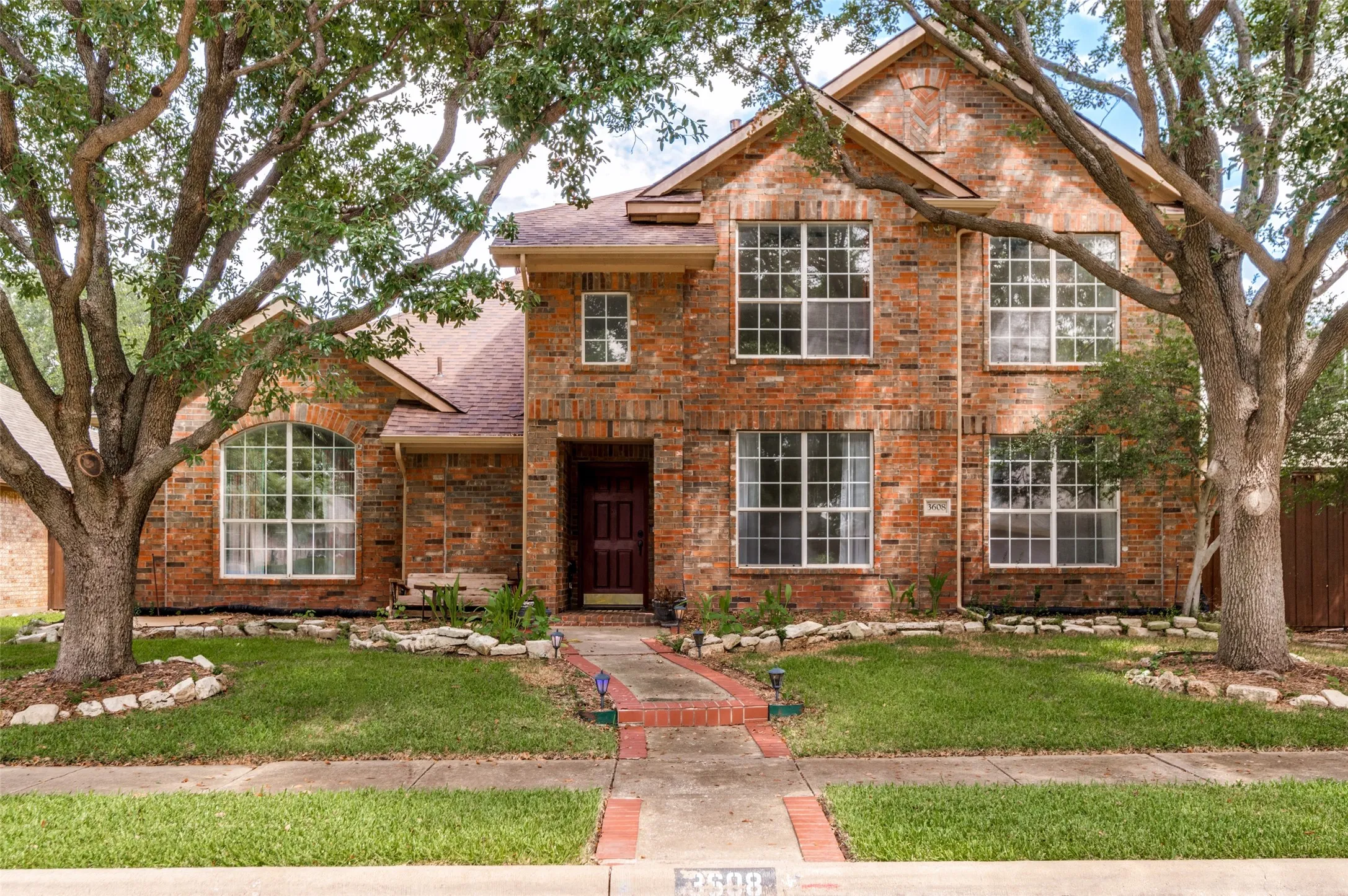 Single Family Residence For Sale in Denton County , 3608 Cottonwood Springs Drive, The Colony, Texas 75056, 5 Bedroom, 3 Bathroom, 2 Garage spaces, 2,685 Sqft, built in 1997, Preowned, mls#21250478, Real Estate Agent in The Colony, Homes For Sale in Denton county, Homes For Sale in The Colony, Realtor in The Colony Texas, Real Estate Brokerage Independent Realty Texas, Luminita Cordes Realtor