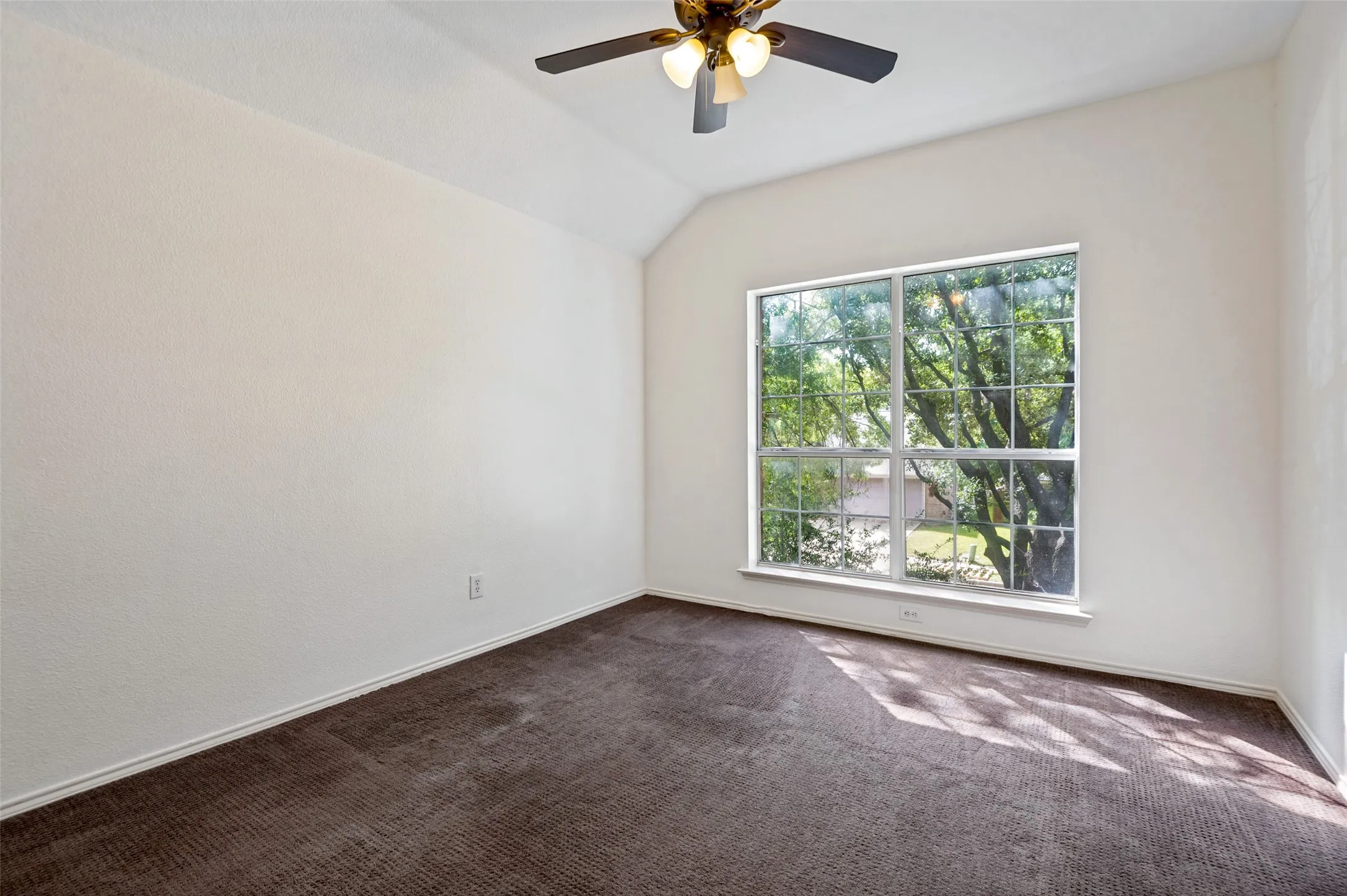 Single Family Residence For Sale in Denton County , 3608 Cottonwood Springs Drive, The Colony, Texas 75056, 5 Bedroom, 3 Bathroom, 2 Garage spaces, 2,685 Sqft, built in 1997, Preowned, mls#21250478, Real Estate Agent in The Colony, Homes For Sale in Denton county, Homes For Sale in The Colony, Realtor in The Colony Texas, Real Estate Brokerage Independent Realty Texas, Luminita Cordes Realtor