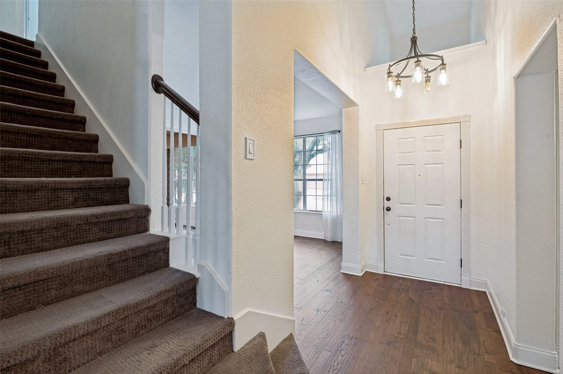 Single Family Residence For Sale in Denton County , 3608 Cottonwood Springs Drive, The Colony, Texas 75056, 5 Bedroom, 3 Bathroom, 2 Garage spaces, 2,685 Sqft, built in 1997, Preowned, mls#21250478, Real Estate Agent in The Colony, Homes For Sale in Denton county, Homes For Sale in The Colony, Realtor in The Colony Texas, Real Estate Brokerage Independent Realty Texas, Luminita Cordes Realtor