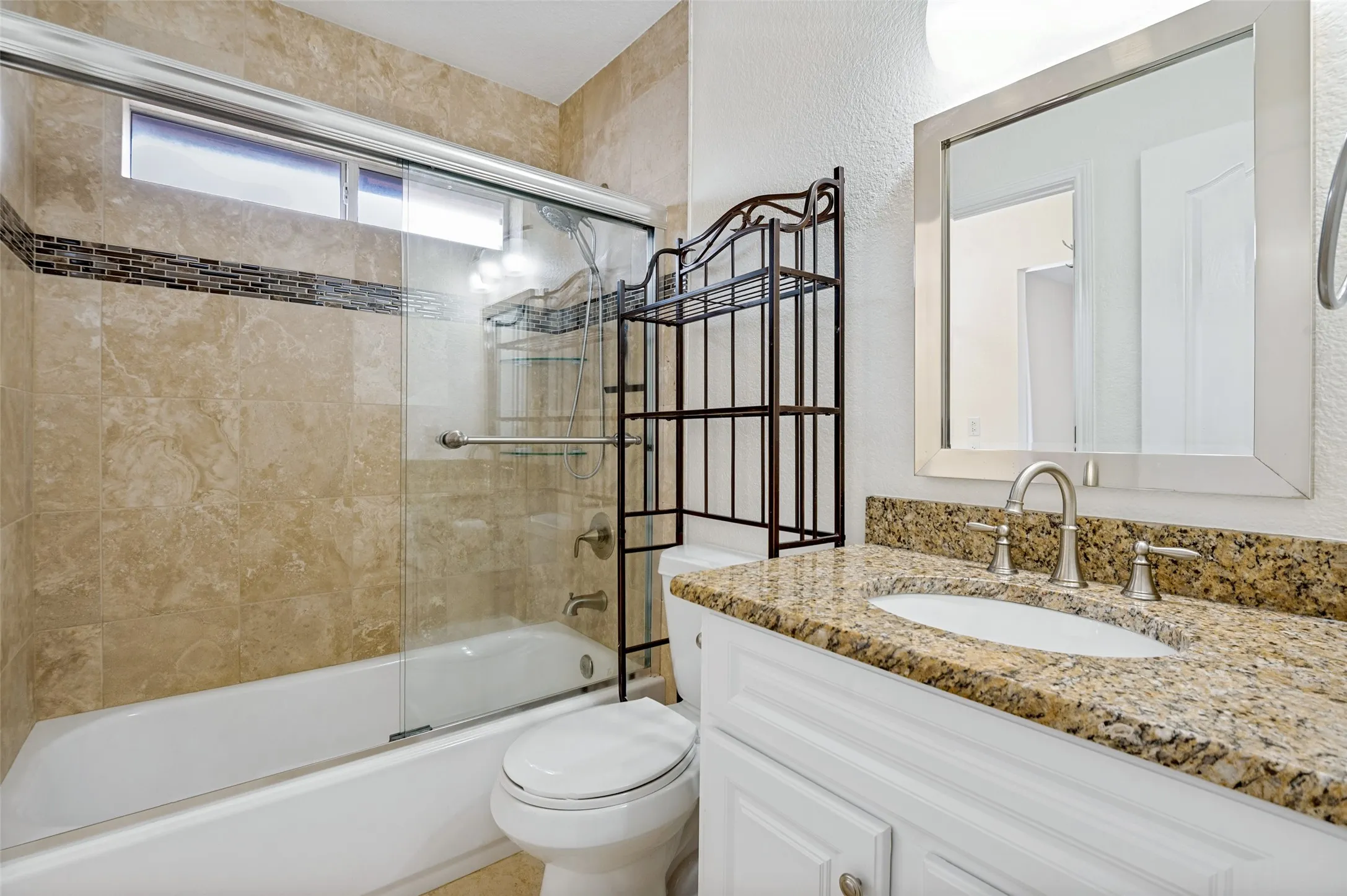 Single Family Residence For Sale in Denton County , 3608 Cottonwood Springs Drive, The Colony, Texas 75056, 5 Bedroom, 3 Bathroom, 2 Garage spaces, 2,685 Sqft, built in 1997, Preowned, mls#21250478, Real Estate Agent in The Colony, Homes For Sale in Denton county, Homes For Sale in The Colony, Realtor in The Colony Texas, Real Estate Brokerage Independent Realty Texas, Luminita Cordes Realtor
