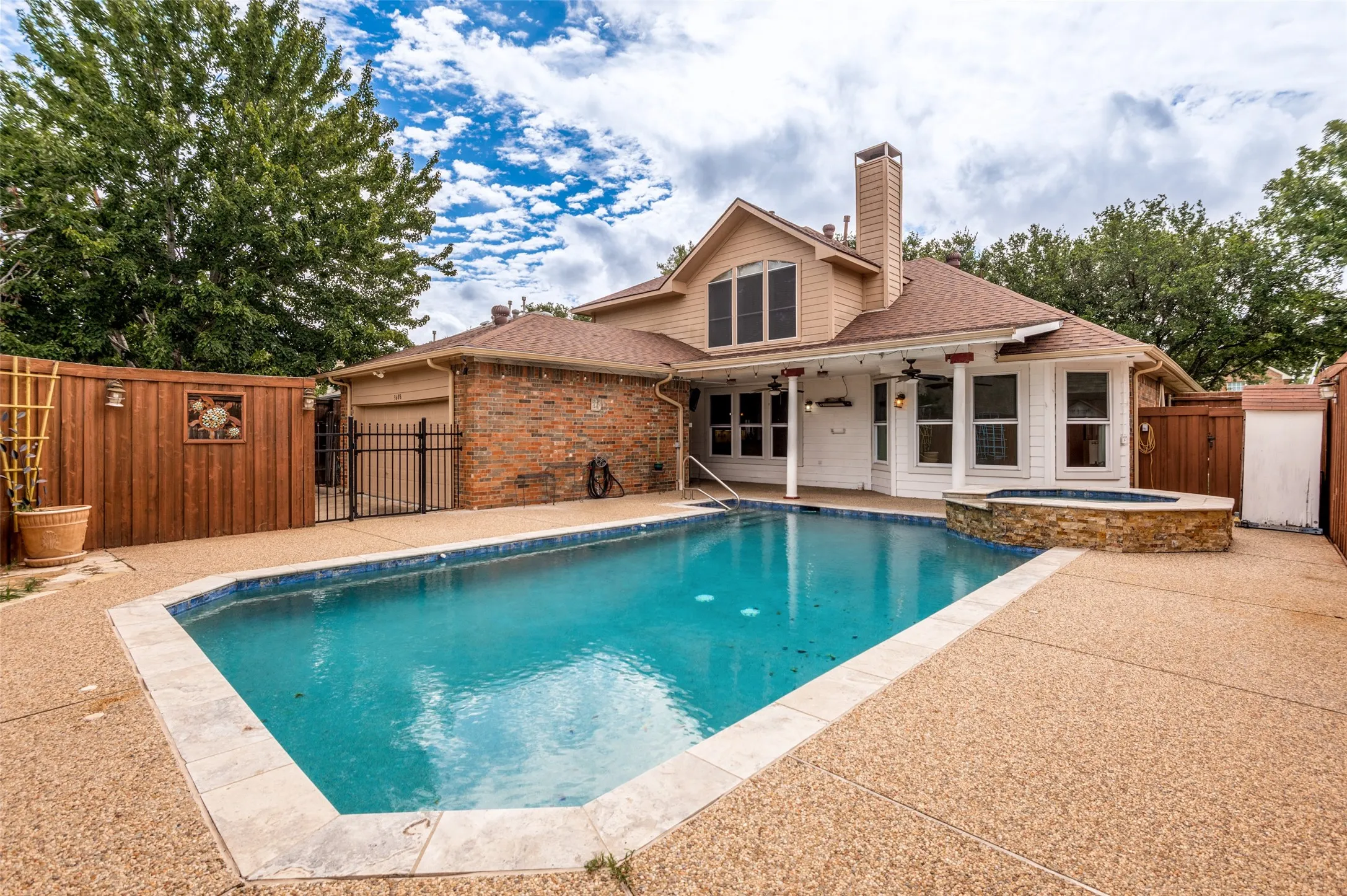 Single Family Residence For Sale in Denton County , 3608 Cottonwood Springs Drive, The Colony, Texas 75056, 5 Bedroom, 3 Bathroom, 2 Garage spaces, 2,685 Sqft, built in 1997, Preowned, mls#21250478, Real Estate Agent in The Colony, Homes For Sale in Denton county, Homes For Sale in The Colony, Realtor in The Colony Texas, Real Estate Brokerage Independent Realty Texas, Luminita Cordes Realtor