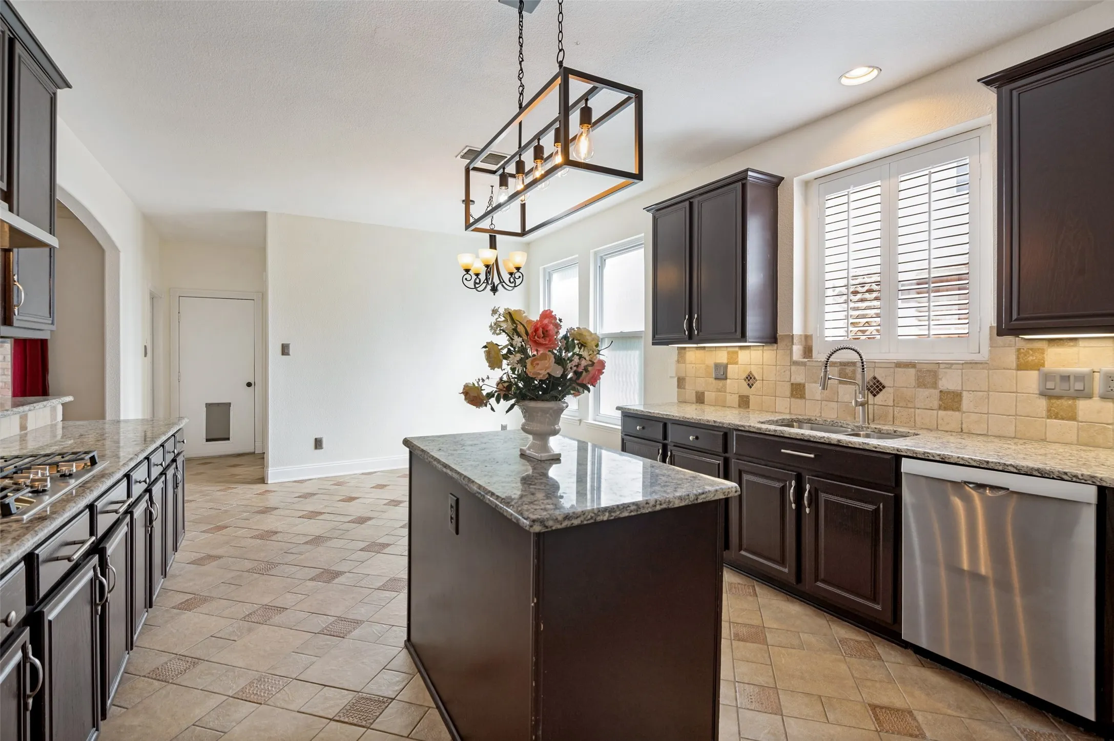 Single Family Residence For Sale in Denton County , 3608 Cottonwood Springs Drive, The Colony, Texas 75056, 5 Bedroom, 3 Bathroom, 2 Garage spaces, 2,685 Sqft, built in 1997, Preowned, mls#21250478, Real Estate Agent in The Colony, Homes For Sale in Denton county, Homes For Sale in The Colony, Realtor in The Colony Texas, Real Estate Brokerage Independent Realty Texas, Luminita Cordes Realtor