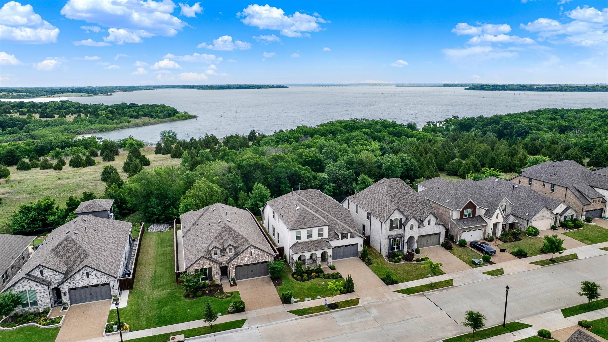 Single Family Residence For Sale in Collin County , 2505 Solomons Place, Wylie, Texas 75098, 4 Bedroom, 3 Bathroom, 2 Garage spaces, 2,985 Sqft, built in 2020, mls#21250784, Real Estate Agent in Wylie, Homes For Sale in Collin county, Homes For Sale in Wylie, Realtor in Wylie Texas, Real Estate Brokerage Independent Realty Texas, Luminita Cordes Realtor