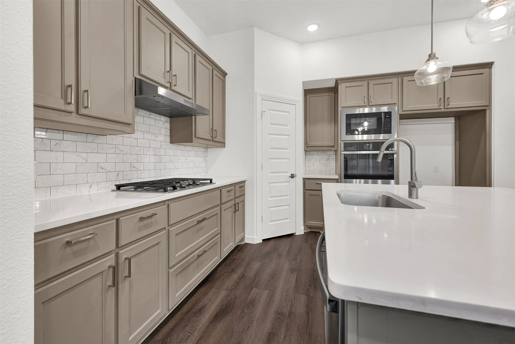 Single Family Residence For Sale in Collin County , 2505 Solomons Place, Wylie, Texas 75098, 4 Bedroom, 3 Bathroom, 2 Garage spaces, 2,985 Sqft, built in 2020, mls#21250784, Real Estate Agent in Wylie, Homes For Sale in Collin county, Homes For Sale in Wylie, Realtor in Wylie Texas, Real Estate Brokerage Independent Realty Texas, Luminita Cordes Realtor