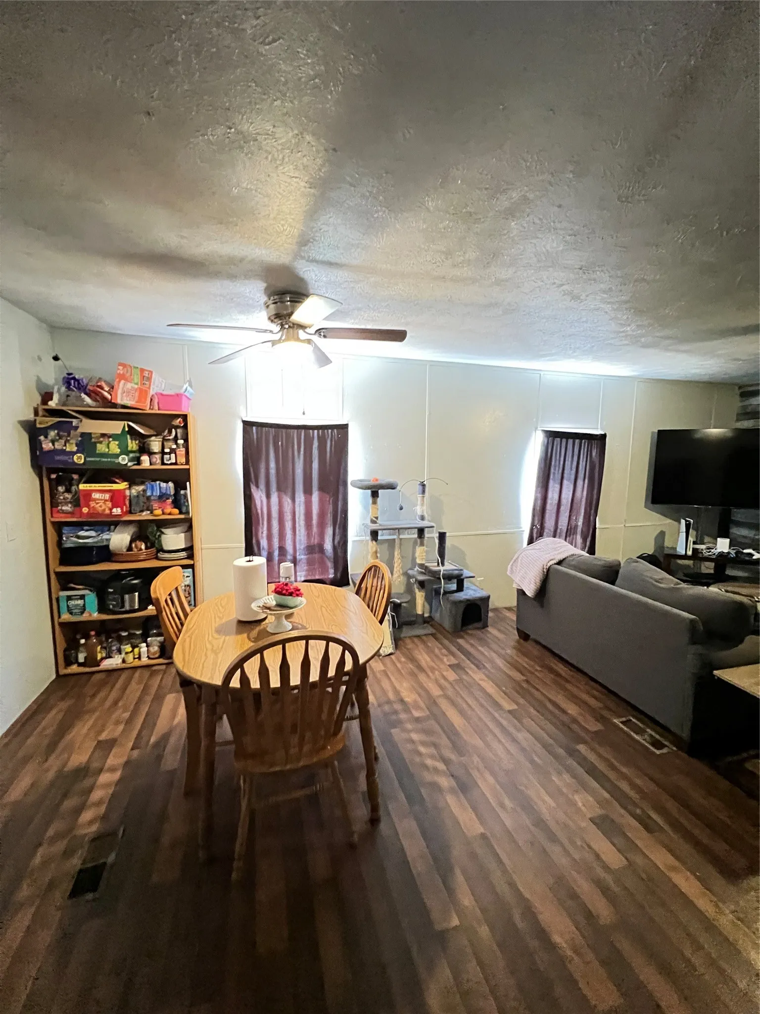 Manufactured Home For Sale in Hood County , 4215 Lanark Drive, Cresson, Texas 76035, 2 Bedroom, 2 Bathroom, Garage spaces, 960 Sqft, built in 2013, Preowned, Price $134,500, mls#21250266, Real Estate Agent in Cresson, Homes For Sale in Hood county, Homes For Sale in Cresson, Realtor in Cresson Texas, Real Estate Brokerage Independent Realty Texas, Luminita Cordes Realtor