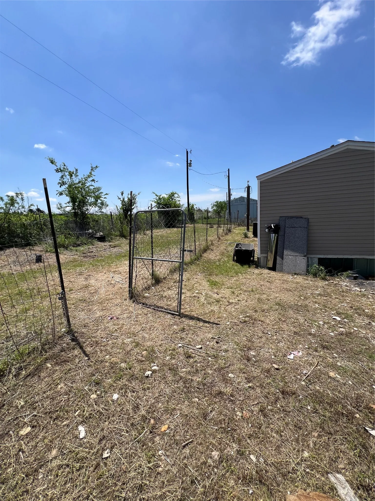 Manufactured Home For Sale in Hood County , 4215 Lanark Drive, Cresson, Texas 76035, 2 Bedroom, 2 Bathroom, Garage spaces, 960 Sqft, built in 2013, Preowned, Price $134,500, mls#21250266, Real Estate Agent in Cresson, Homes For Sale in Hood county, Homes For Sale in Cresson, Realtor in Cresson Texas, Real Estate Brokerage Independent Realty Texas, Luminita Cordes Realtor