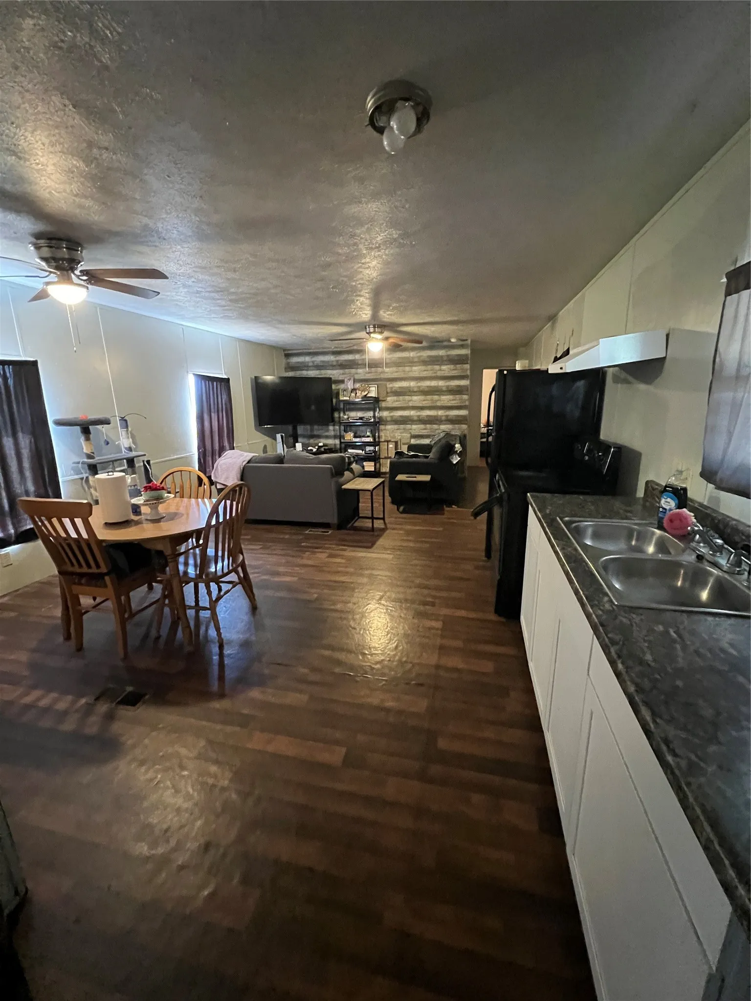 Manufactured Home For Sale in Hood County , 4215 Lanark Drive, Cresson, Texas 76035, 2 Bedroom, 2 Bathroom, Garage spaces, 960 Sqft, built in 2013, Preowned, Price $134,500, mls#21250266, Real Estate Agent in Cresson, Homes For Sale in Hood county, Homes For Sale in Cresson, Realtor in Cresson Texas, Real Estate Brokerage Independent Realty Texas, Luminita Cordes Realtor