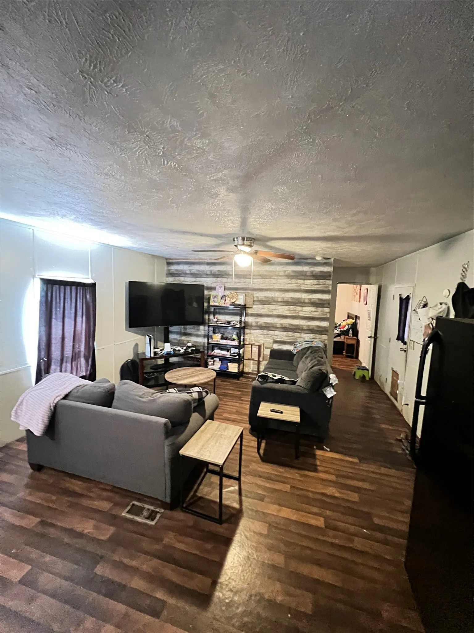 Manufactured Home For Sale in Hood County , 4215 Lanark Drive, Cresson, Texas 76035, 2 Bedroom, 2 Bathroom, Garage spaces, 960 Sqft, built in 2013, Preowned, Price $134,500, mls#21250266, Real Estate Agent in Cresson, Homes For Sale in Hood county, Homes For Sale in Cresson, Realtor in Cresson Texas, Real Estate Brokerage Independent Realty Texas, Luminita Cordes Realtor