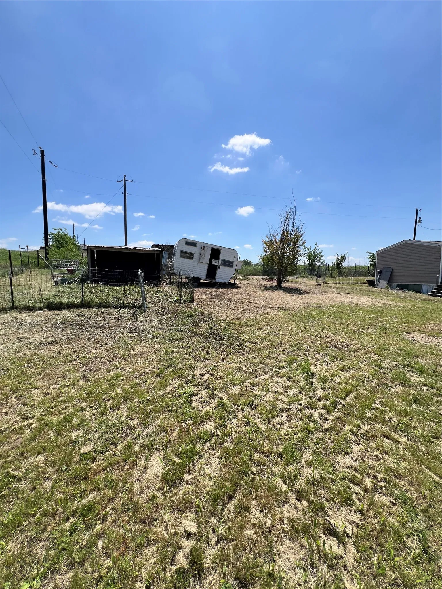 Manufactured Home For Sale in Hood County , 4215 Lanark Drive, Cresson, Texas 76035, 2 Bedroom, 2 Bathroom, Garage spaces, 960 Sqft, built in 2013, Preowned, Price $134,500, mls#21250266, Real Estate Agent in Cresson, Homes For Sale in Hood county, Homes For Sale in Cresson, Realtor in Cresson Texas, Real Estate Brokerage Independent Realty Texas, Luminita Cordes Realtor