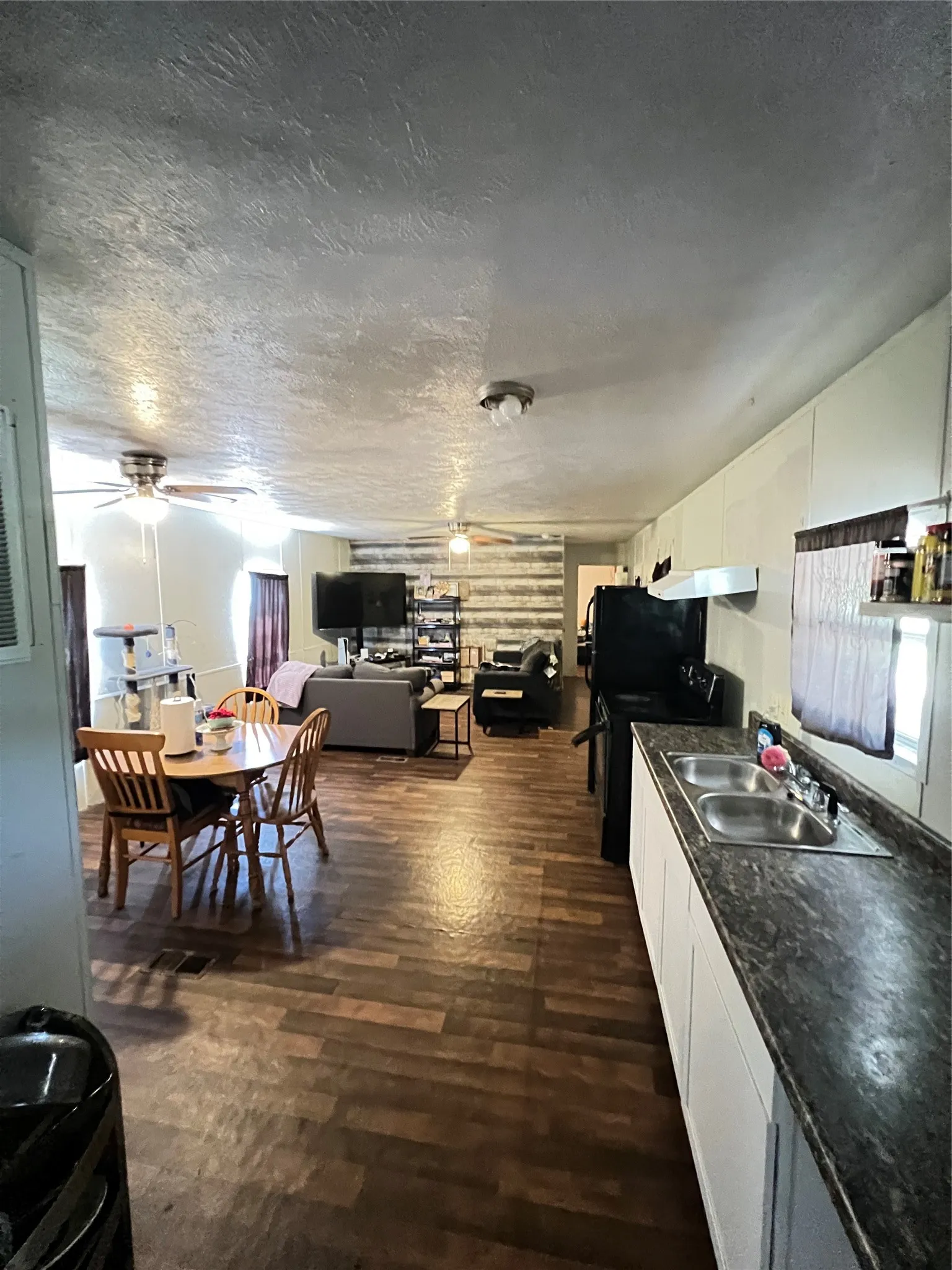 Manufactured Home For Sale in Hood County , 4215 Lanark Drive, Cresson, Texas 76035, 2 Bedroom, 2 Bathroom, Garage spaces, 960 Sqft, built in 2013, Preowned, Price $134,500, mls#21250266, Real Estate Agent in Cresson, Homes For Sale in Hood county, Homes For Sale in Cresson, Realtor in Cresson Texas, Real Estate Brokerage Independent Realty Texas, Luminita Cordes Realtor