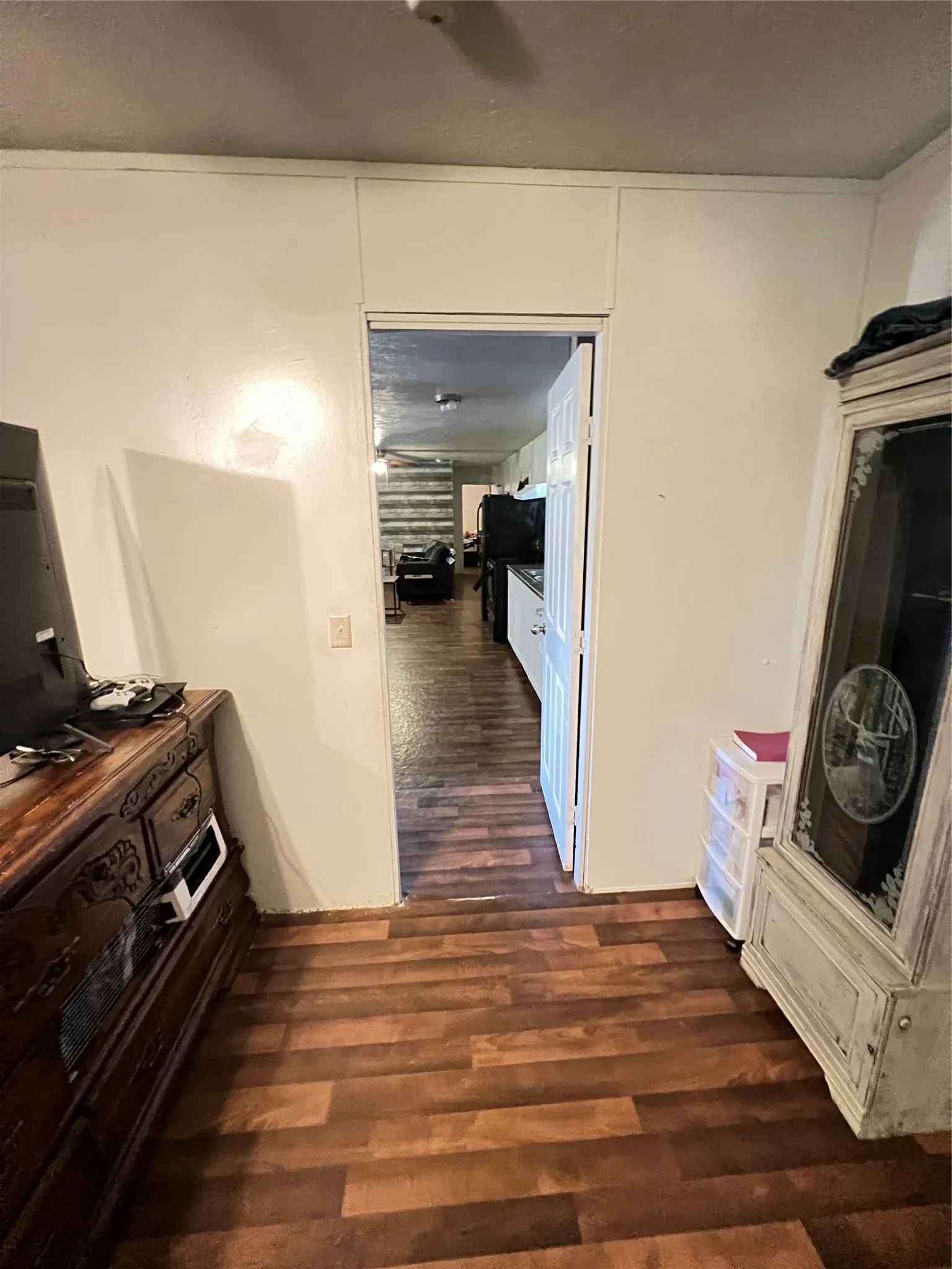 Manufactured Home For Sale in Hood County , 4215 Lanark Drive, Cresson, Texas 76035, 2 Bedroom, 2 Bathroom, Garage spaces, 960 Sqft, built in 2013, Preowned, Price $134,500, mls#21250266, Real Estate Agent in Cresson, Homes For Sale in Hood county, Homes For Sale in Cresson, Realtor in Cresson Texas, Real Estate Brokerage Independent Realty Texas, Luminita Cordes Realtor