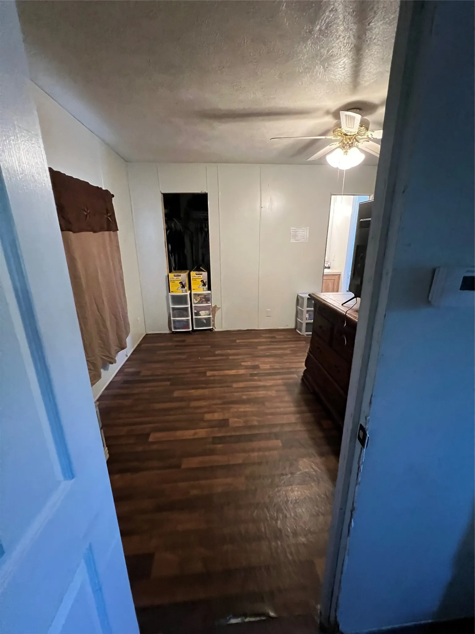 Manufactured Home For Sale in Hood County , 4215 Lanark Drive, Cresson, Texas 76035, 2 Bedroom, 2 Bathroom, Garage spaces, 960 Sqft, built in 2013, Preowned, Price $134,500, mls#21250266, Real Estate Agent in Cresson, Homes For Sale in Hood county, Homes For Sale in Cresson, Realtor in Cresson Texas, Real Estate Brokerage Independent Realty Texas, Luminita Cordes Realtor