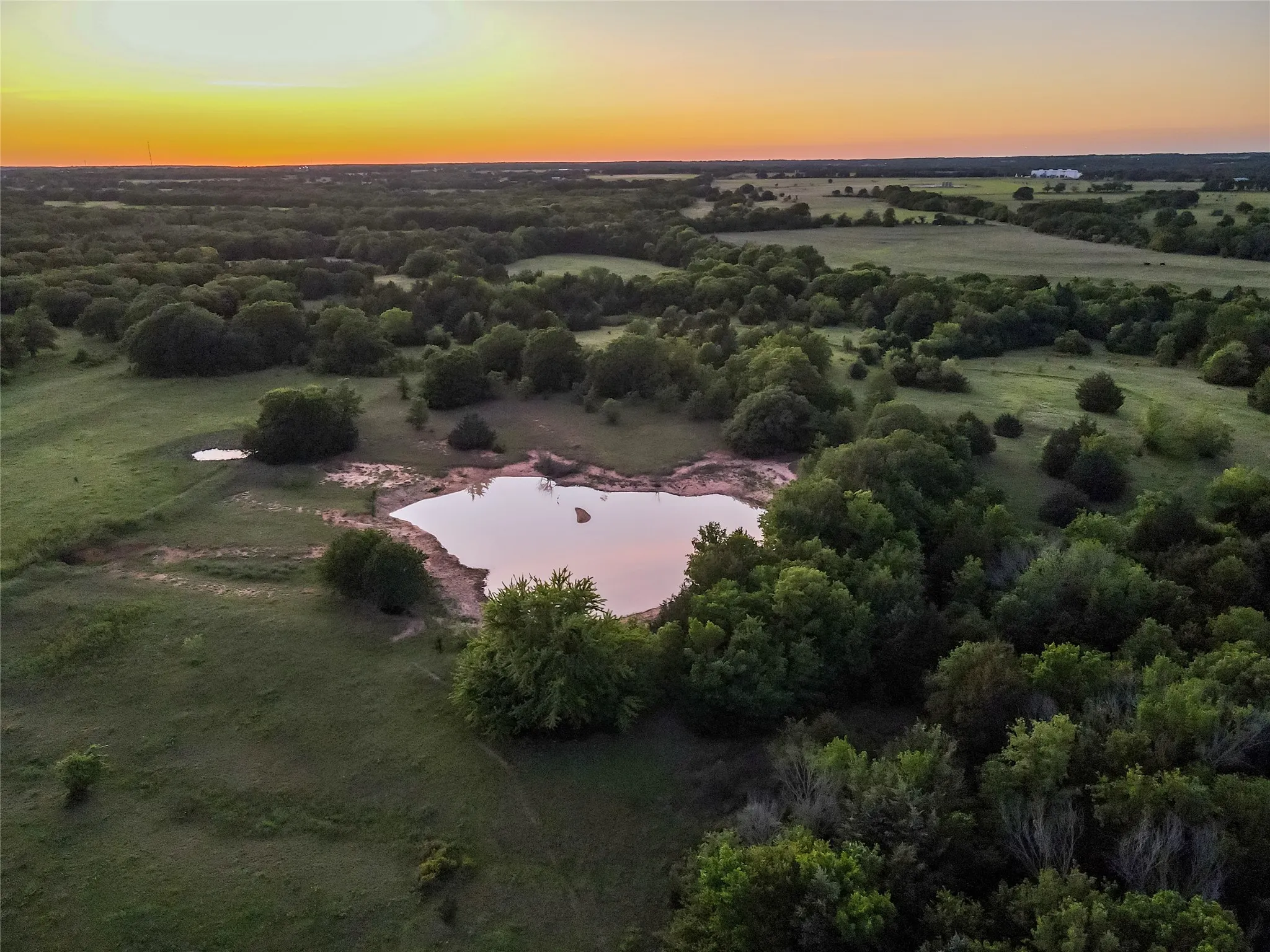 Farm For Sale in Montague County , 5444 Well Service Road, Bowie, Texas 76230, 2 Bedroom, 1 Bathroom, Garage spaces, 1,026 Sqft, built in 0, Preowned, mls#21242839, Real Estate Agent in Bowie, Homes For Sale in Montague county, Homes For Sale in Bowie, Realtor in Bowie Texas, Real Estate Brokerage Independent Realty Texas, Luminita Cordes Realtor