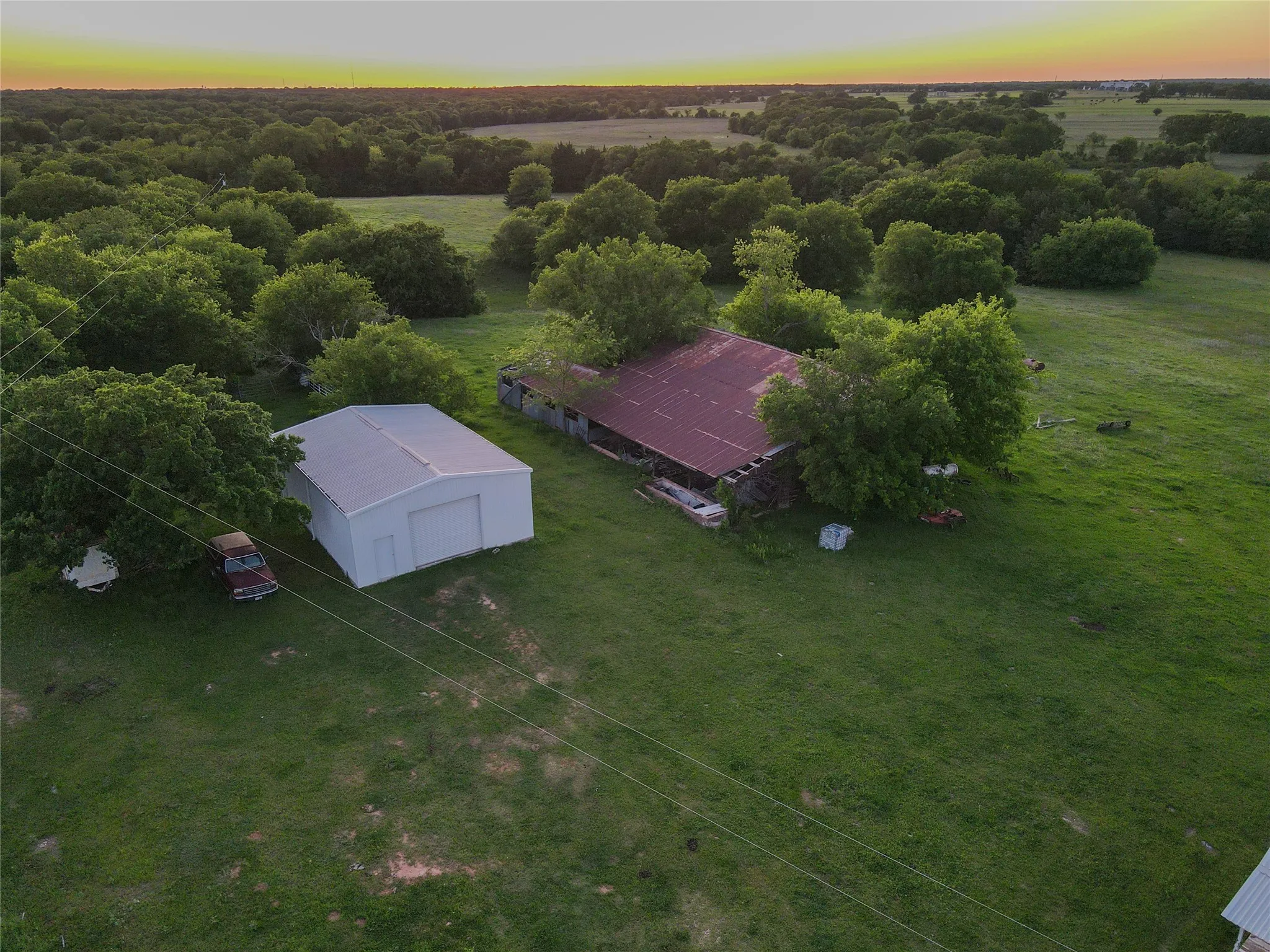 Farm For Sale in Montague County , 5444 Well Service Road, Bowie, Texas 76230, 2 Bedroom, 1 Bathroom, Garage spaces, 1,026 Sqft, built in 0, Preowned, mls#21242839, Real Estate Agent in Bowie, Homes For Sale in Montague county, Homes For Sale in Bowie, Realtor in Bowie Texas, Real Estate Brokerage Independent Realty Texas, Luminita Cordes Realtor