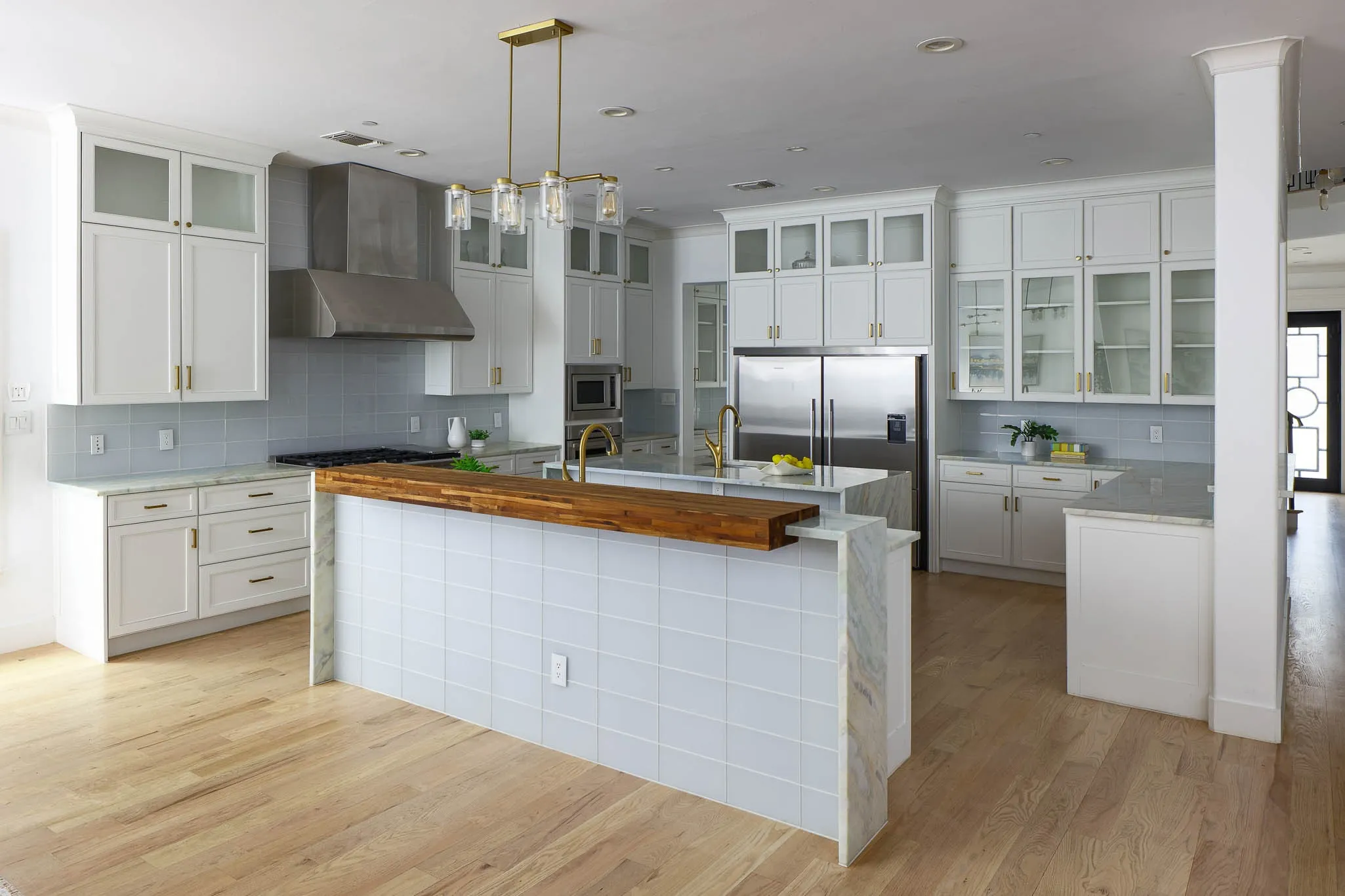 Single Family Residence For Sale in Dallas County , 4085 Amherst Avenue, University Park, Texas 75225, 5 Bedroom, 7 Bathroom, 2 Garage spaces, 5,127 Sqft, built in 2016, Preowned, mls#21250234, Real Estate Agent in University Park, Homes For Sale in Dallas county, Homes For Sale in University Park, Realtor in University Park Texas, Real Estate Brokerage Independent Realty Texas, Luminita Cordes Realtor