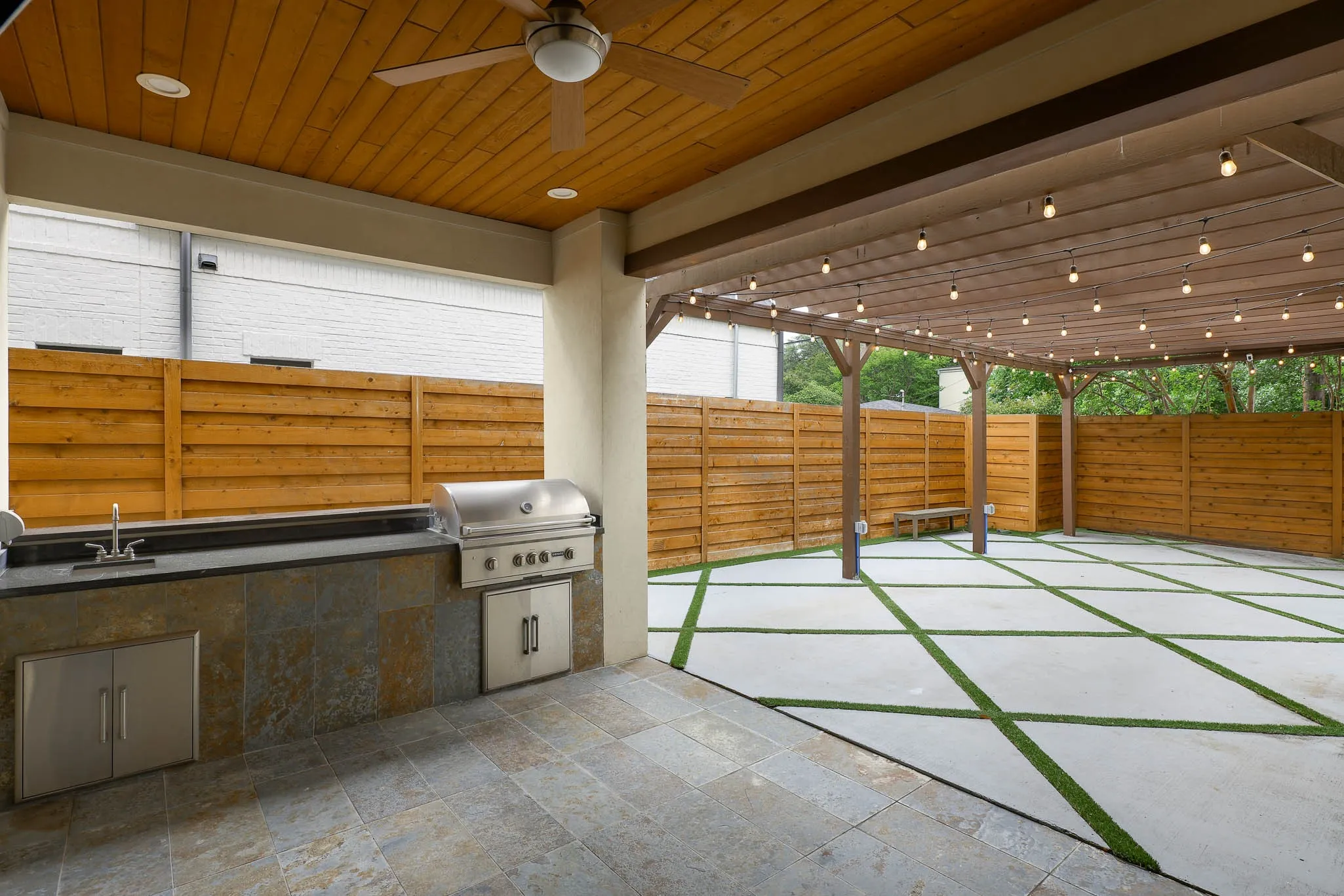 Single Family Residence For Sale in Dallas County , 4085 Amherst Avenue, University Park, Texas 75225, 5 Bedroom, 7 Bathroom, 2 Garage spaces, 5,127 Sqft, built in 2016, Preowned, mls#21250234, Real Estate Agent in University Park, Homes For Sale in Dallas county, Homes For Sale in University Park, Realtor in University Park Texas, Real Estate Brokerage Independent Realty Texas, Luminita Cordes Realtor