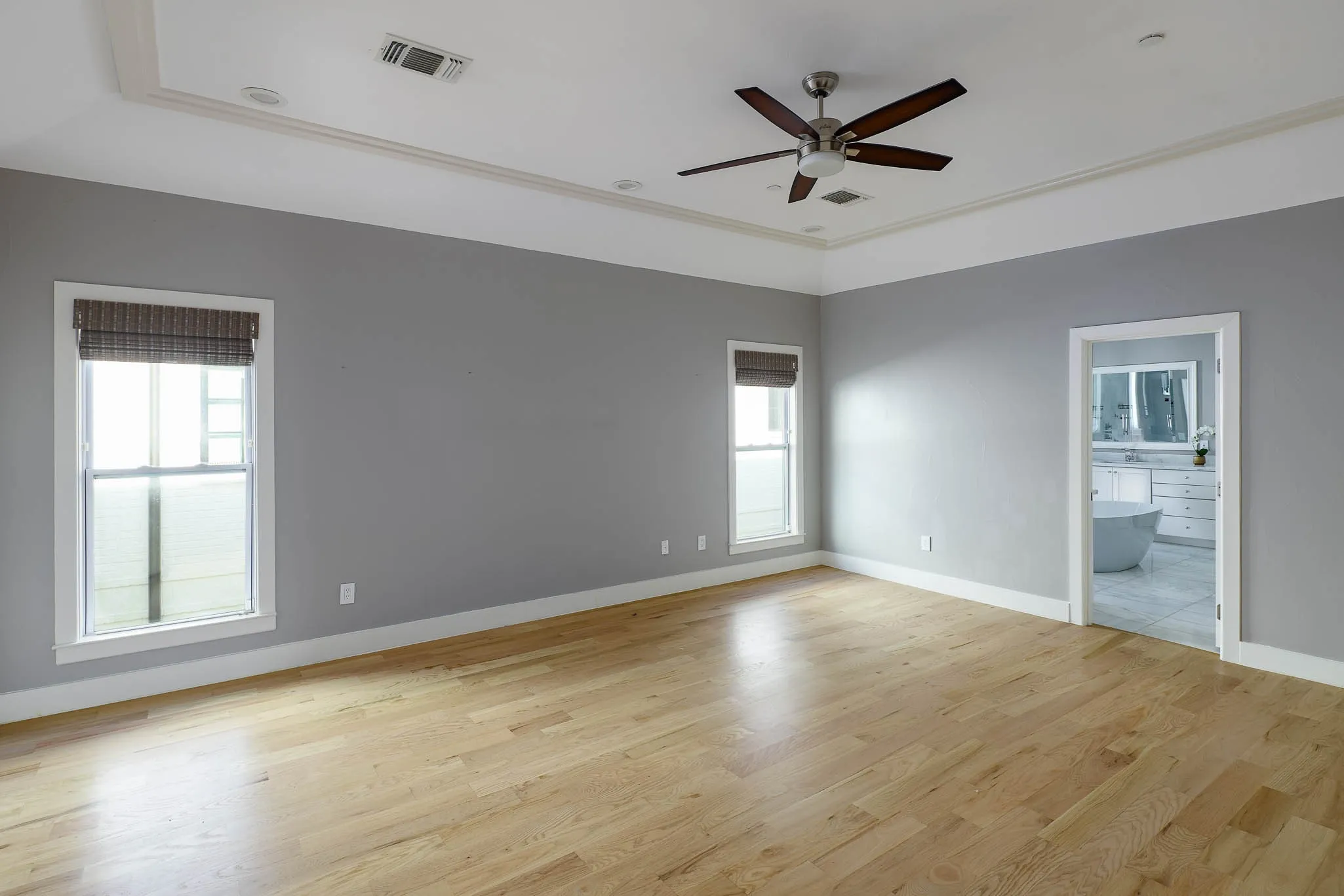 Single Family Residence For Sale in Dallas County , 4085 Amherst Avenue, University Park, Texas 75225, 5 Bedroom, 7 Bathroom, 2 Garage spaces, 5,127 Sqft, built in 2016, Preowned, mls#21250234, Real Estate Agent in University Park, Homes For Sale in Dallas county, Homes For Sale in University Park, Realtor in University Park Texas, Real Estate Brokerage Independent Realty Texas, Luminita Cordes Realtor