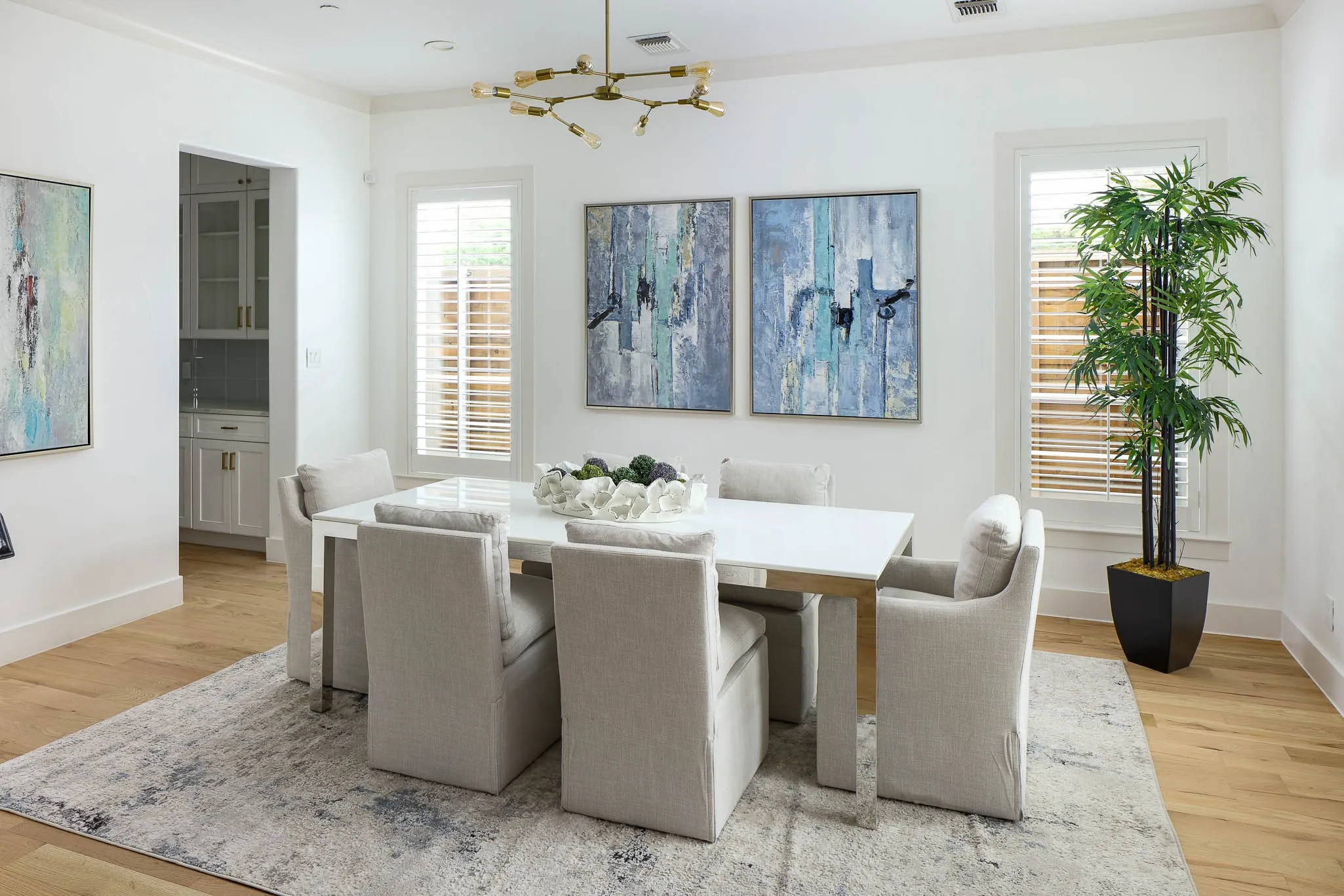 Single Family Residence For Sale in Dallas County , 4085 Amherst Avenue, University Park, Texas 75225, 5 Bedroom, 7 Bathroom, 2 Garage spaces, 5,127 Sqft, built in 2016, Preowned, mls#21250234, Real Estate Agent in University Park, Homes For Sale in Dallas county, Homes For Sale in University Park, Realtor in University Park Texas, Real Estate Brokerage Independent Realty Texas, Luminita Cordes Realtor