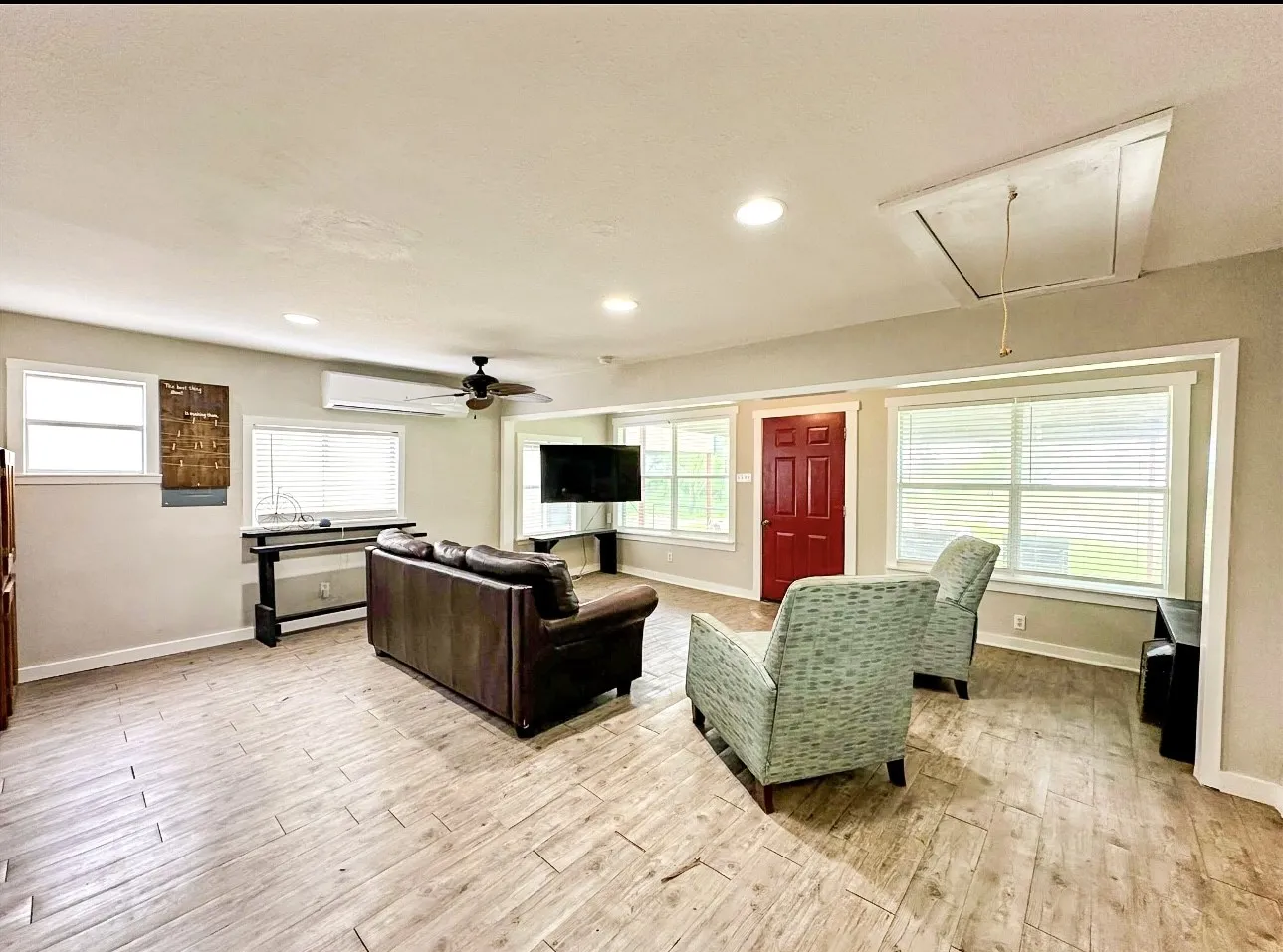 Single Family Residence For Sale in Palo Pinto County , 1141 Airport Road, Possum Kingdom Lake, Texas 76449, 3 Bedroom, 2 Bathroom, 1 Garage spaces, 1,980 Sqft, built in 0, mls#21249778, Real Estate Agent in Possum Kingdom Lake, Homes For Sale in Palo Pinto county, Homes For Sale in Possum Kingdom Lake, Realtor in Possum Kingdom Lake Texas, Real Estate Brokerage Independent Realty Texas, Luminita Cordes Realtor