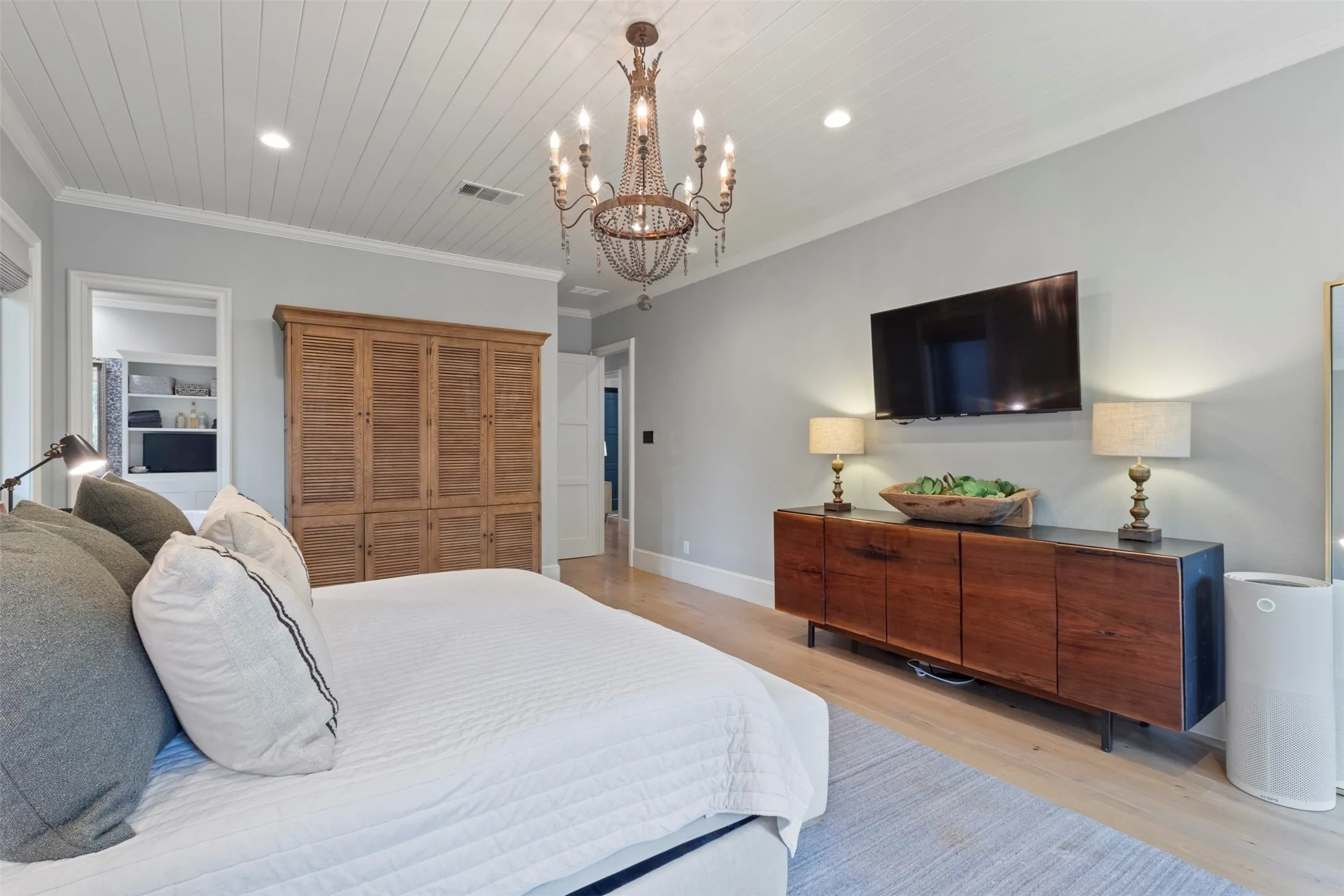 Single Family Residence For Sale in Collin County , 8663 Elm Court, Frisco, Texas 75033, 4 Bedroom, 5 Bathroom, 3 Garage spaces, 4,493 Sqft, built in 1986, Preowned, mls#21251075, Real Estate Agent in Frisco, Homes For Sale in Collin county, Homes For Sale in Frisco, Realtor in Frisco Texas, Real Estate Brokerage Independent Realty Texas, Luminita Cordes Realtor