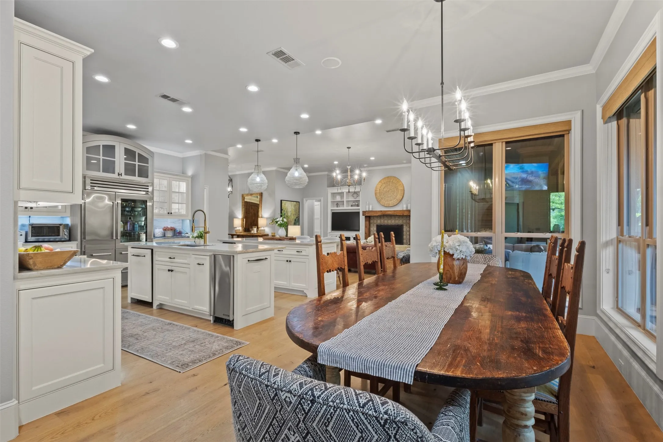 Single Family Residence For Sale in Collin County , 8663 Elm Court, Frisco, Texas 75033, 4 Bedroom, 5 Bathroom, 3 Garage spaces, 4,493 Sqft, built in 1986, Preowned, mls#21251075, Real Estate Agent in Frisco, Homes For Sale in Collin county, Homes For Sale in Frisco, Realtor in Frisco Texas, Real Estate Brokerage Independent Realty Texas, Luminita Cordes Realtor