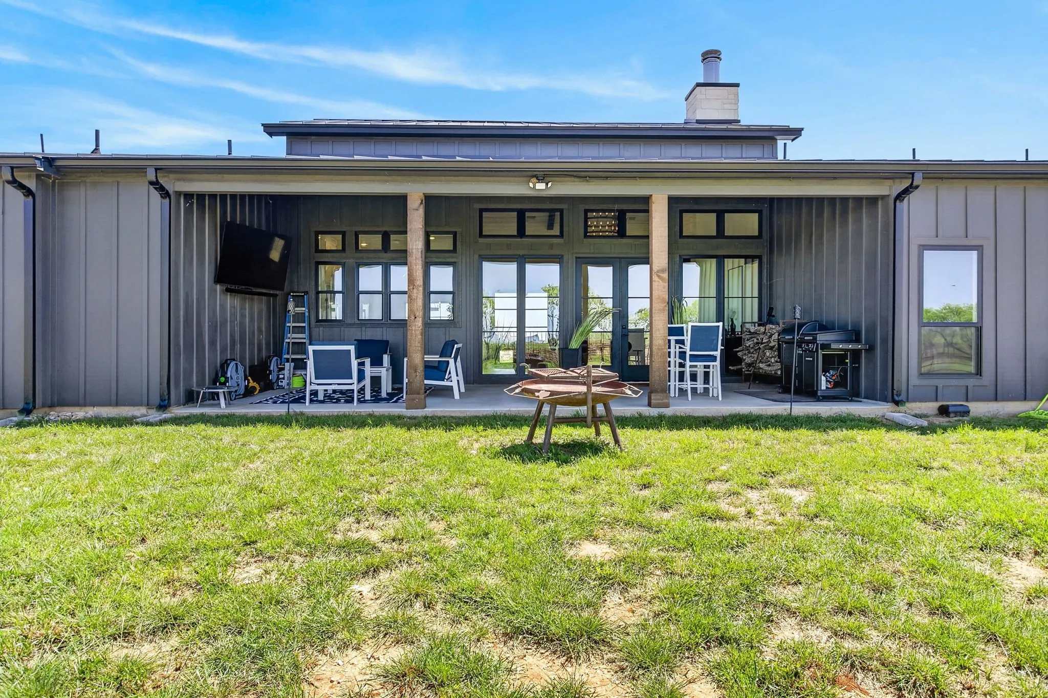 Single Family Residence For Sale in Jack County , 6384 US HWY 281 S, Jacksboro, Texas 76458, 4 Bedrooms, 4 Bathrooms, Garage spaces, 2,553 Sqft, built in 2023, Preowned, Price $1,650,000, mls#21250890, Real Estate Agent in Jacksboro, Homes For Sale in Jack county, Homes For Sale in Jacksboro, Realtor in Jacksboro Texas, Real Estate Brokerage Independent Realty Texas, Luminita Cordes Realtor