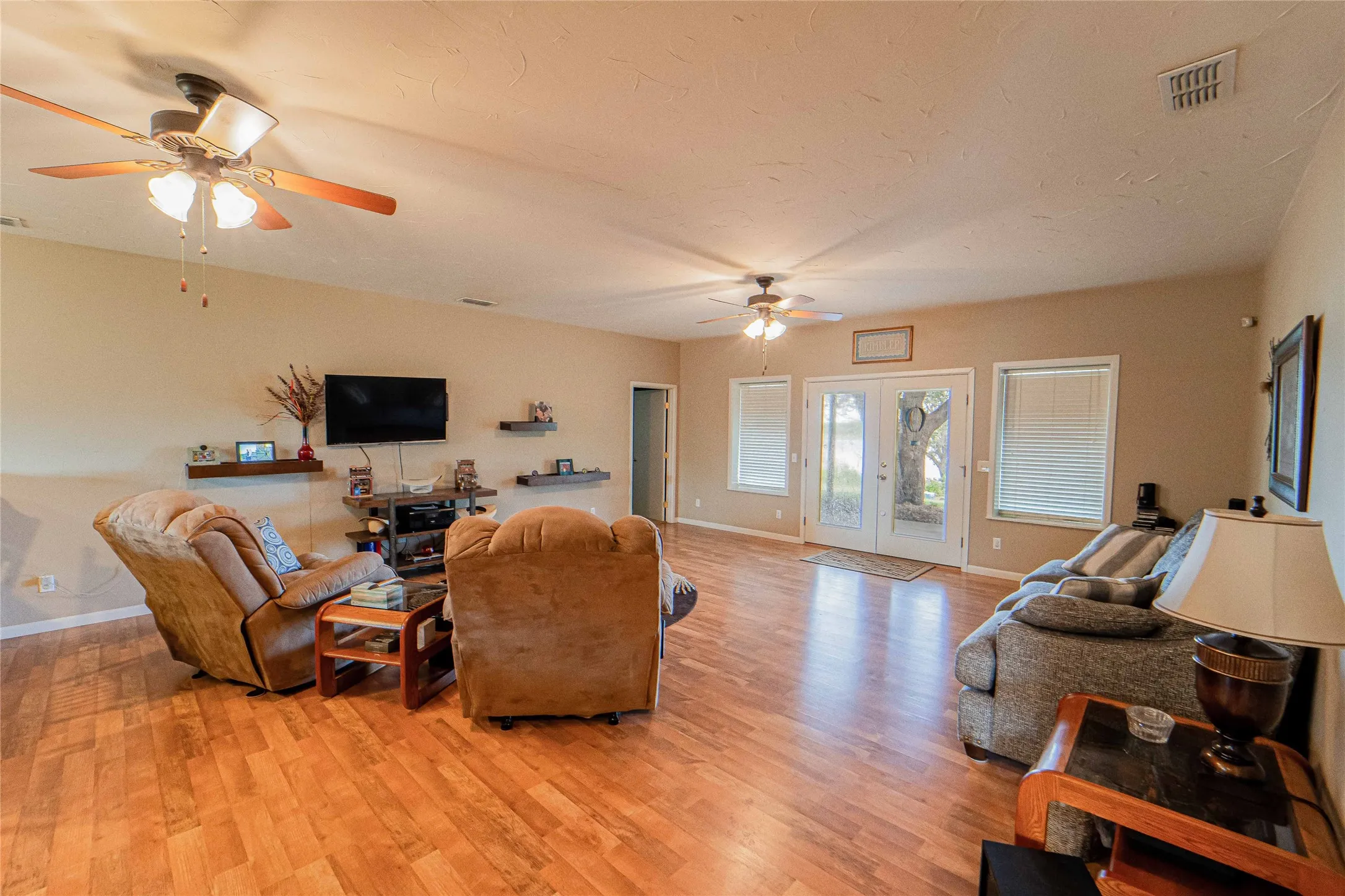 Single Family Residence For Sale in Stephens County , 6574 County Road 322, Breckenridge, Texas 76424, 3 Bedroom, 2 Bathroom, 1 Garage spaces, 1,944 Sqft, built in 2010, Price $424,500, mls#21250683, Real Estate Agent in Breckenridge, Homes For Sale in Stephens county, Homes For Sale in Breckenridge, Realtor in Breckenridge Texas, Real Estate Brokerage Independent Realty Texas, Luminita Cordes Realtor