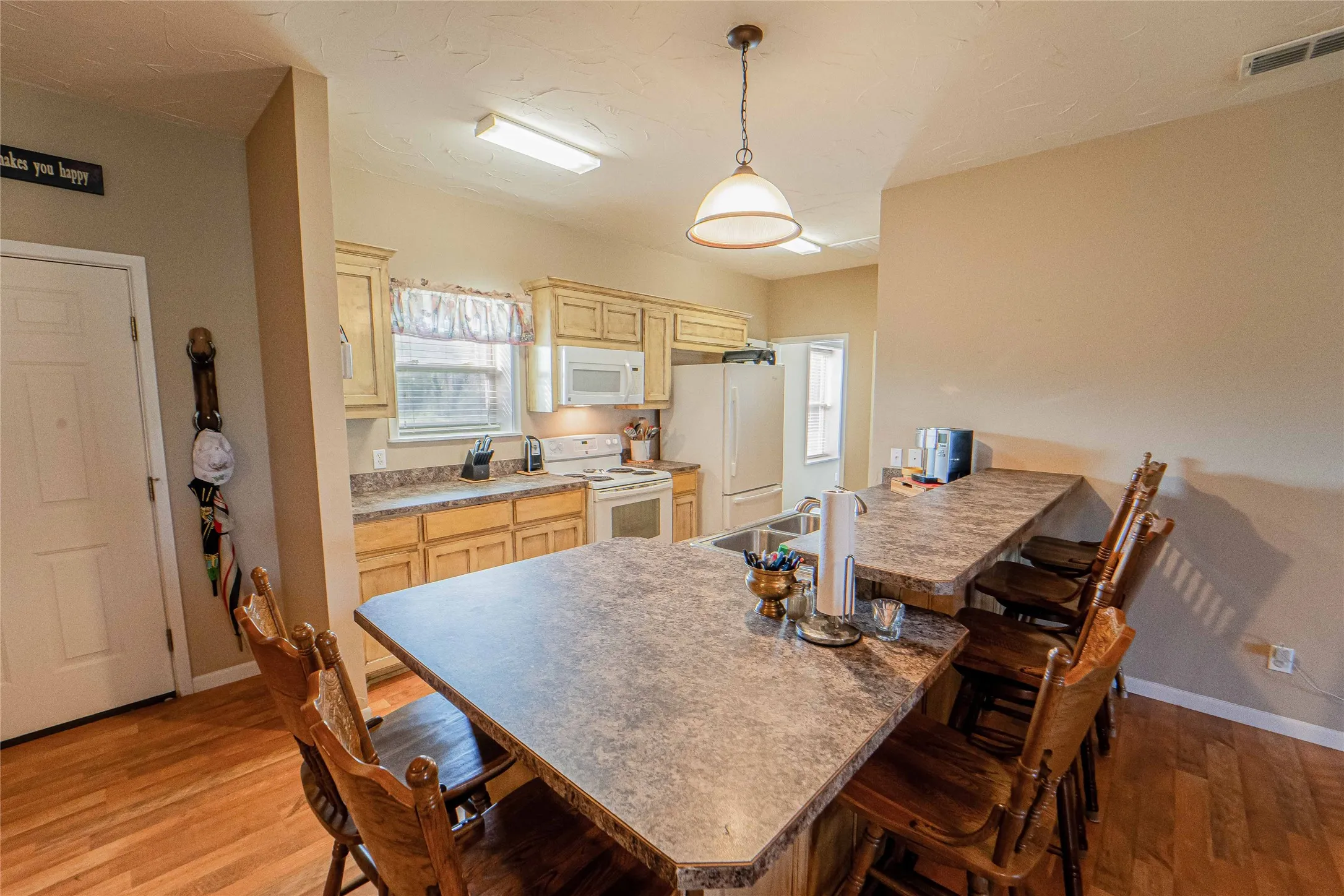Single Family Residence For Sale in Stephens County , 6574 County Road 322, Breckenridge, Texas 76424, 3 Bedroom, 2 Bathroom, 1 Garage spaces, 1,944 Sqft, built in 2010, Price $424,500, mls#21250683, Real Estate Agent in Breckenridge, Homes For Sale in Stephens county, Homes For Sale in Breckenridge, Realtor in Breckenridge Texas, Real Estate Brokerage Independent Realty Texas, Luminita Cordes Realtor
