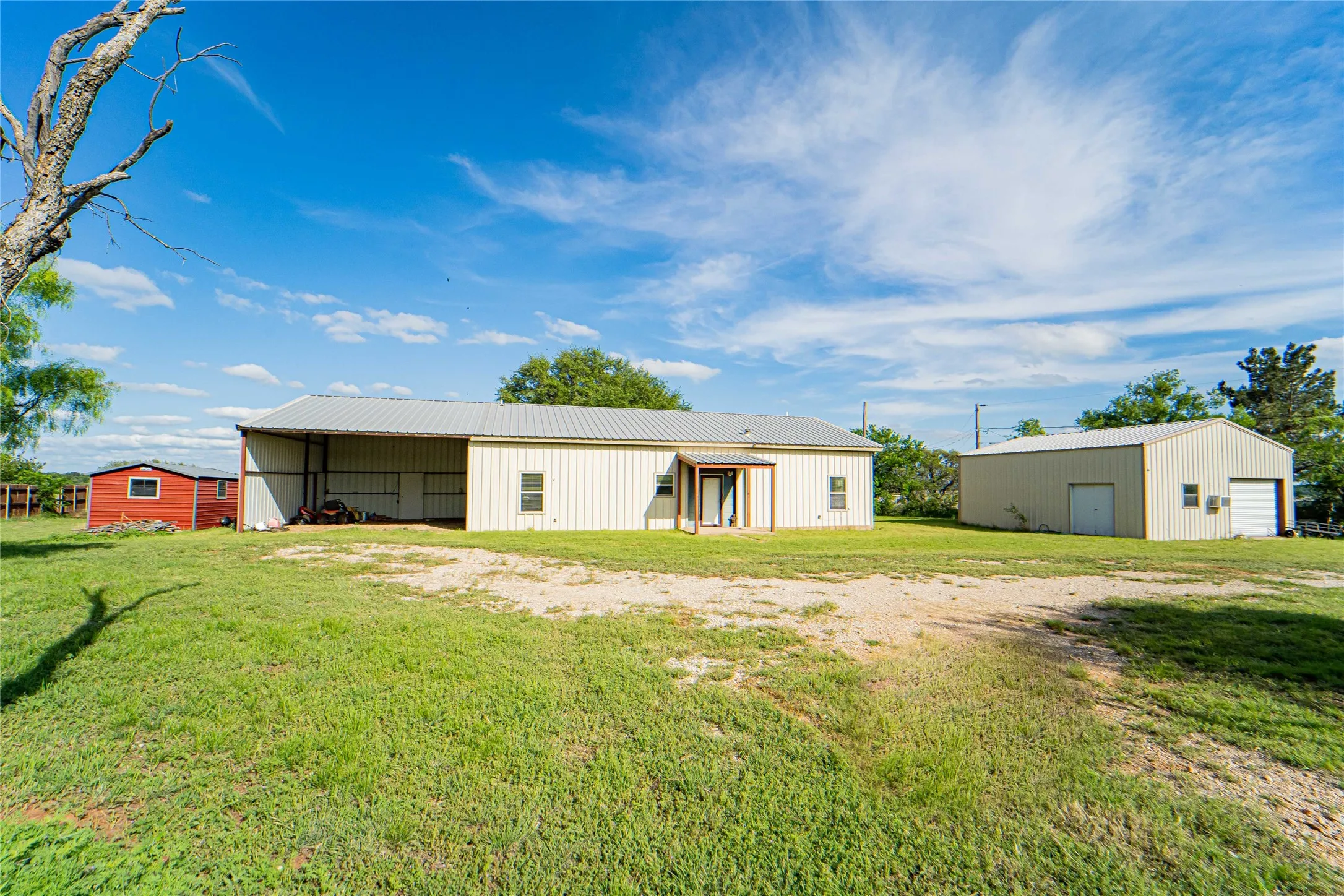 Single Family Residence For Sale in Stephens County , 6574 County Road 322, Breckenridge, Texas 76424, 3 Bedroom, 2 Bathroom, 1 Garage spaces, 1,944 Sqft, built in 2010, Price $424,500, mls#21250683, Real Estate Agent in Breckenridge, Homes For Sale in Stephens county, Homes For Sale in Breckenridge, Realtor in Breckenridge Texas, Real Estate Brokerage Independent Realty Texas, Luminita Cordes Realtor