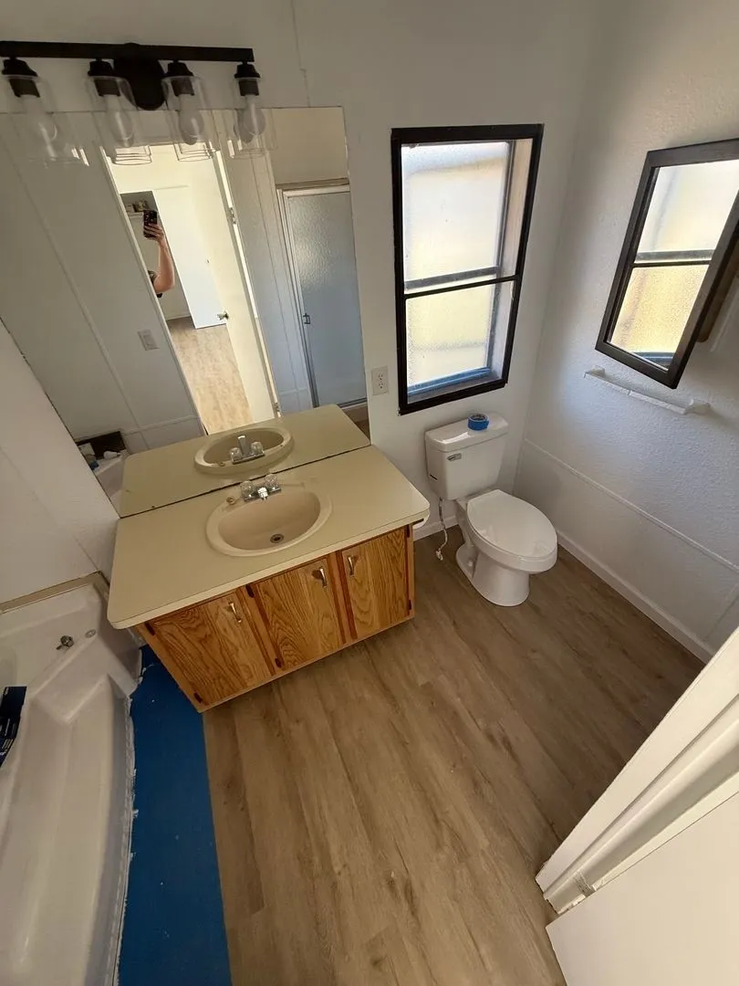 Mobile Home For Rent in Hood County , 4710 Llano Street, Granbury, Texas 76048, 3 Bedroom, 2 Bathroom, Garage spaces, 1,456 Sqft, built in 1985, mls#21251381, Real Estate Agent in Granbury, Homes For Rent in Hood county, Homes For Rent in Granbury, Realtor in Granbury Texas, Real Estate Brokerage Independent Realty Texas, Luminita Cordes Realtor