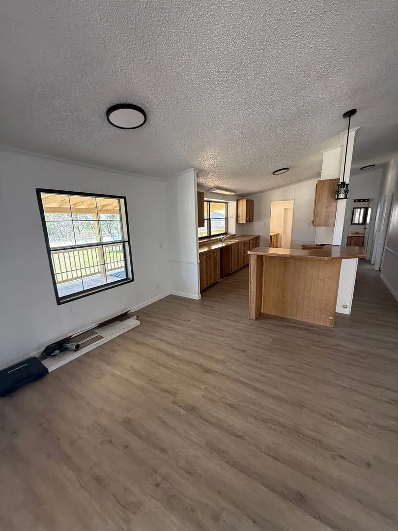 Mobile Home For Rent in Hood County , 4710 Llano Street, Granbury, Texas 76048, 3 Bedroom, 2 Bathroom, Garage spaces, 1,456 Sqft, built in 1985, mls#21251381, Real Estate Agent in Granbury, Homes For Rent in Hood county, Homes For Rent in Granbury, Realtor in Granbury Texas, Real Estate Brokerage Independent Realty Texas, Luminita Cordes Realtor
