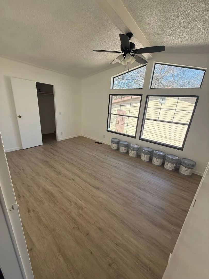 Mobile Home For Rent in Hood County , 4710 Llano Street, Granbury, Texas 76048, 3 Bedroom, 2 Bathroom, Garage spaces, 1,456 Sqft, built in 1985, mls#21251381, Real Estate Agent in Granbury, Homes For Rent in Hood county, Homes For Rent in Granbury, Realtor in Granbury Texas, Real Estate Brokerage Independent Realty Texas, Luminita Cordes Realtor