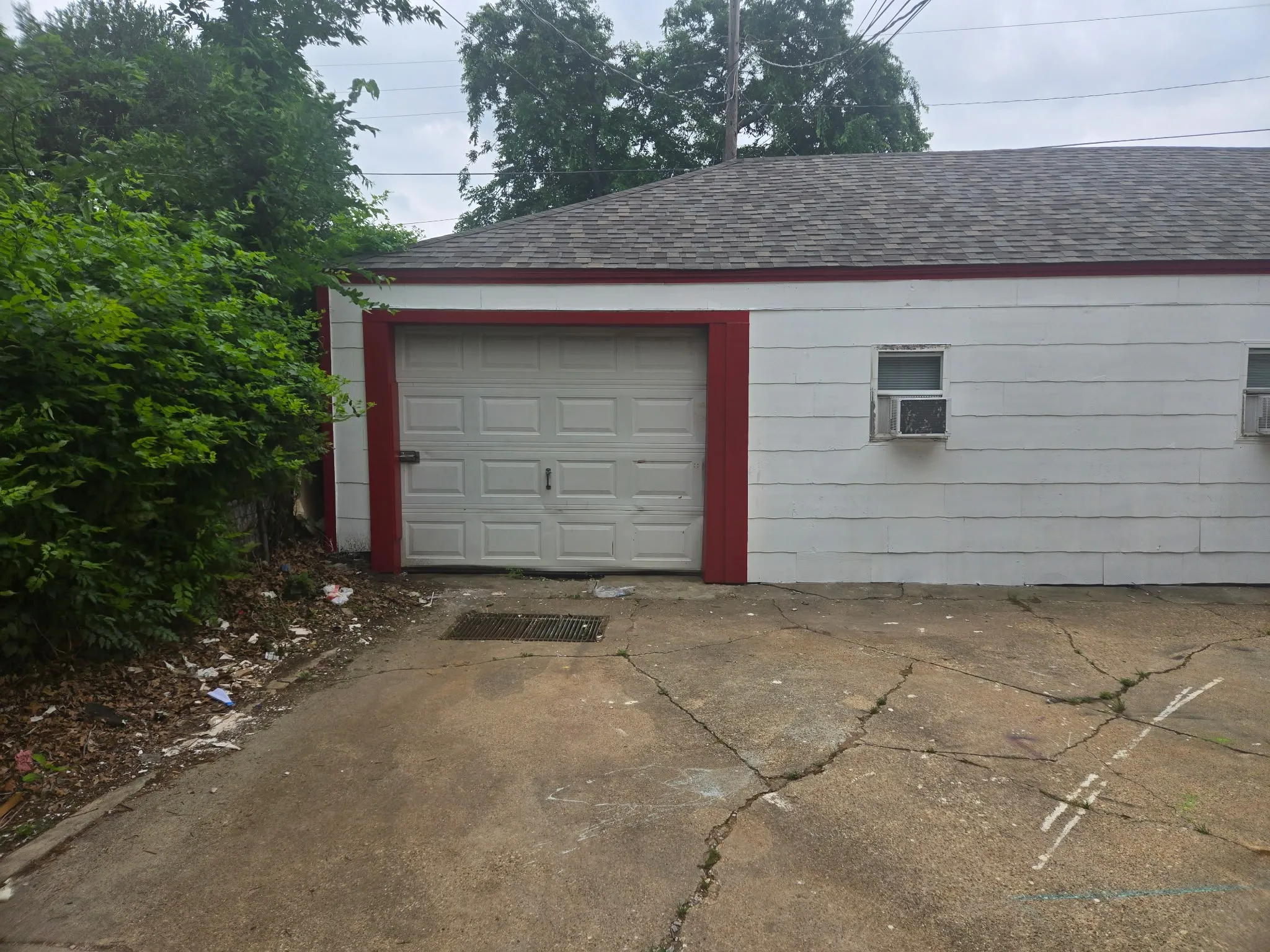 Triplex For Rent in Tarrant County , 2604 Bomar Avenue 2610, Fort Worth, Texas 76103, 1 Bedroom, 1 Bathroom, Garage spaces, 896 Sqft, built in 1924, mls#21242618, Real Estate Agent in Fort Worth, Homes For Rent in Tarrant county, Homes For Rent in Fort Worth, Realtor in Fort Worth Texas, Real Estate Brokerage Independent Realty Texas, Luminita Cordes Realtor