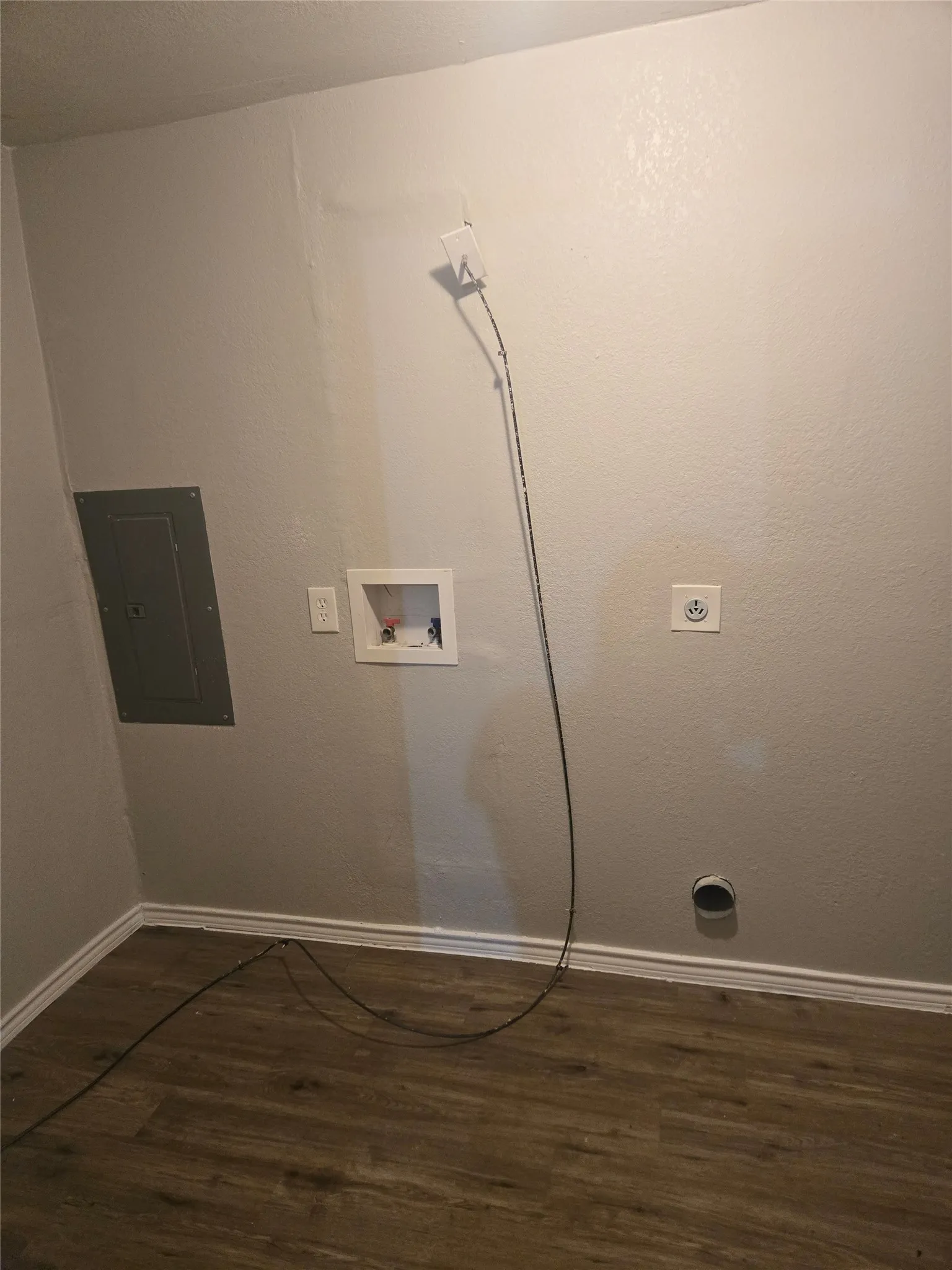 Triplex For Rent in Tarrant County , 2604 Bomar Avenue 2610, Fort Worth, Texas 76103, 1 Bedroom, 1 Bathroom, Garage spaces, 896 Sqft, built in 1924, mls#21242618, Real Estate Agent in Fort Worth, Homes For Rent in Tarrant county, Homes For Rent in Fort Worth, Realtor in Fort Worth Texas, Real Estate Brokerage Independent Realty Texas, Luminita Cordes Realtor
