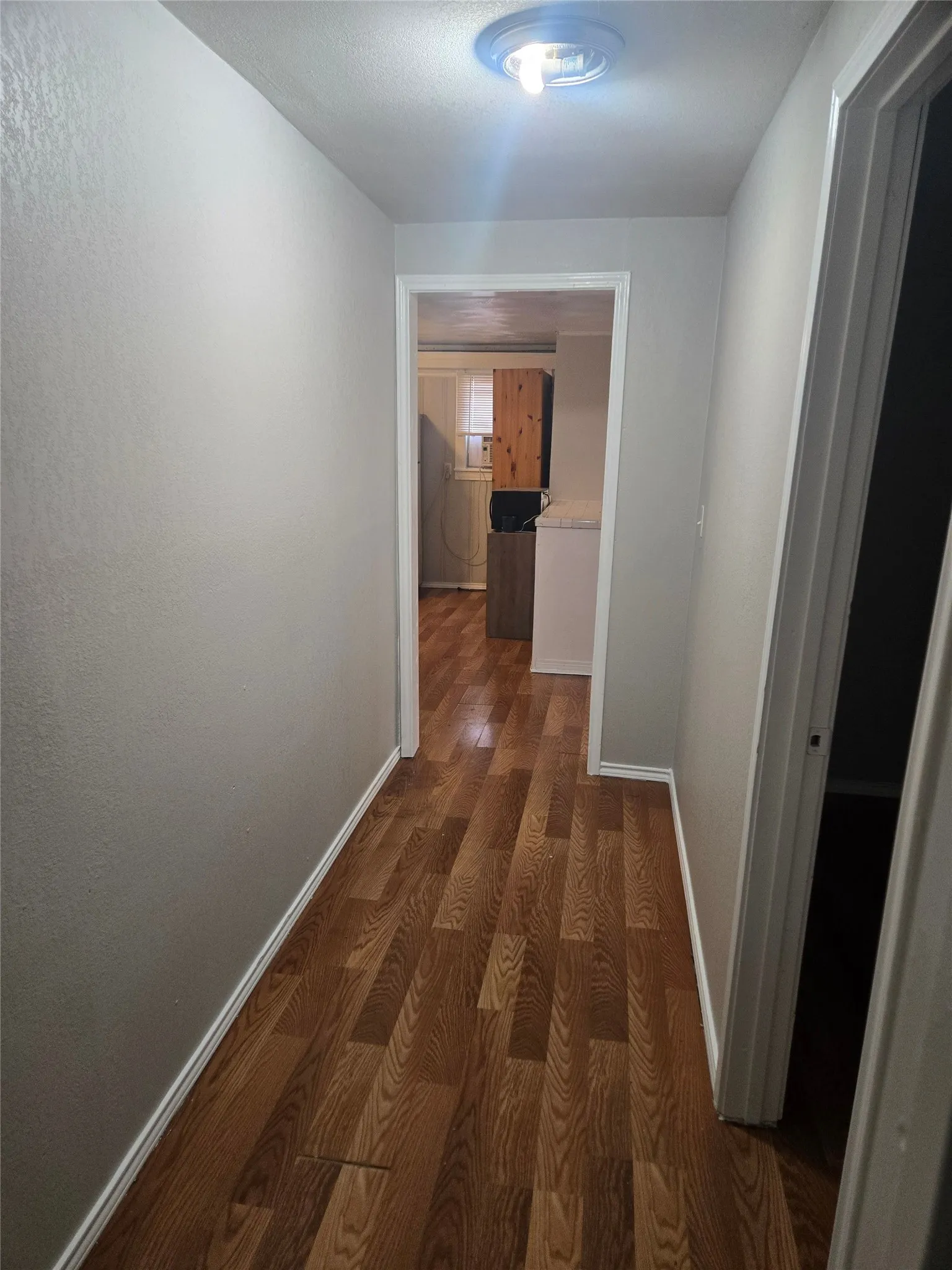Triplex For Rent in Tarrant County , 2604 Bomar Avenue 2610, Fort Worth, Texas 76103, 1 Bedroom, 1 Bathroom, Garage spaces, 896 Sqft, built in 1924, mls#21242618, Real Estate Agent in Fort Worth, Homes For Rent in Tarrant county, Homes For Rent in Fort Worth, Realtor in Fort Worth Texas, Real Estate Brokerage Independent Realty Texas, Luminita Cordes Realtor