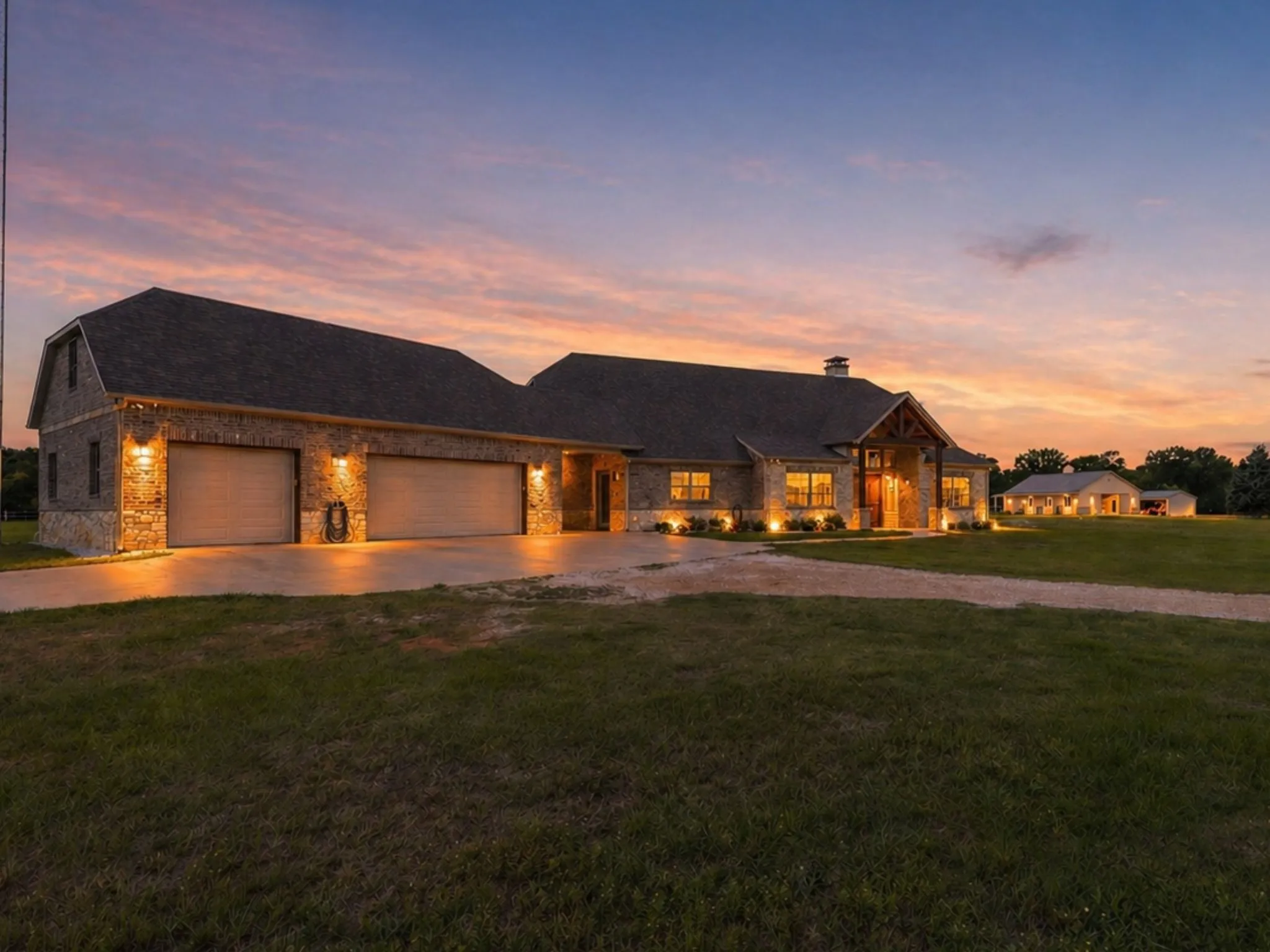 Single Family Residence For Sale in Van Zandt County , 3317 Vz County Road 1804, Grand Saline, Texas 75140, 3 Bedroom, 4 Bathroom, 3 Garage spaces, 3,080 Sqft, built in 2022, mls#21251060, Real Estate Agent in Grand Saline, Homes For Sale in Van Zandt county, Homes For Sale in Grand Saline, Realtor in Grand Saline Texas, Real Estate Brokerage Independent Realty Texas, Luminita Cordes Realtor
