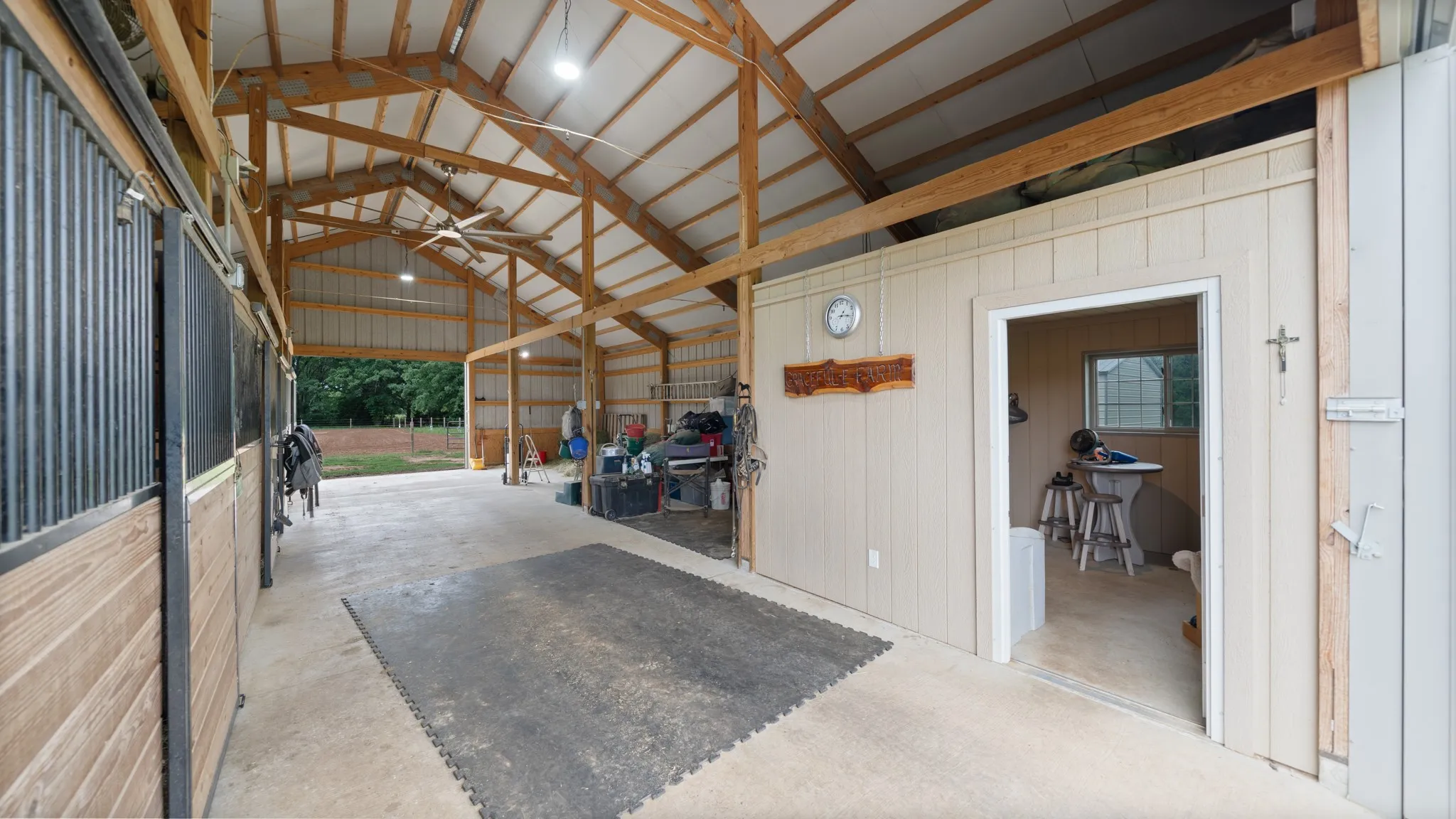 Single Family Residence For Sale in Van Zandt County , 3317 Vz County Road 1804, Grand Saline, Texas 75140, 3 Bedroom, 4 Bathroom, 3 Garage spaces, 3,080 Sqft, built in 2022, mls#21251060, Real Estate Agent in Grand Saline, Homes For Sale in Van Zandt county, Homes For Sale in Grand Saline, Realtor in Grand Saline Texas, Real Estate Brokerage Independent Realty Texas, Luminita Cordes Realtor