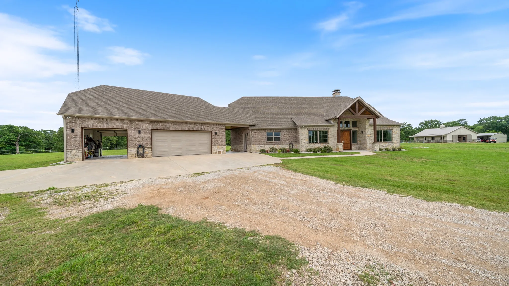Single Family Residence For Sale in Van Zandt County , 3317 Vz County Road 1804, Grand Saline, Texas 75140, 3 Bedroom, 4 Bathroom, 3 Garage spaces, 3,080 Sqft, built in 2022, mls#21251060, Real Estate Agent in Grand Saline, Homes For Sale in Van Zandt county, Homes For Sale in Grand Saline, Realtor in Grand Saline Texas, Real Estate Brokerage Independent Realty Texas, Luminita Cordes Realtor