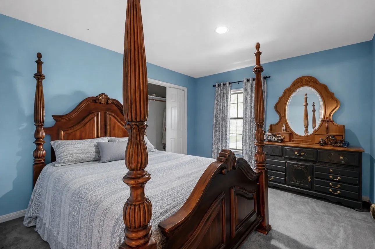 Single Family Residence For Sale in Mc Lennan County , 1692 W Tate Street, Robinson, Texas 76706, 5 Bedroom, 3 Bathroom, 4 Garage spaces, 2,341 Sqft, built in 1995, mls#21247945, Real Estate Agent in Robinson, Homes For Sale in Mc Lennan county, Homes For Sale in Robinson, Realtor in Robinson Texas, Real Estate Brokerage Independent Realty Texas, Luminita Cordes Realtor