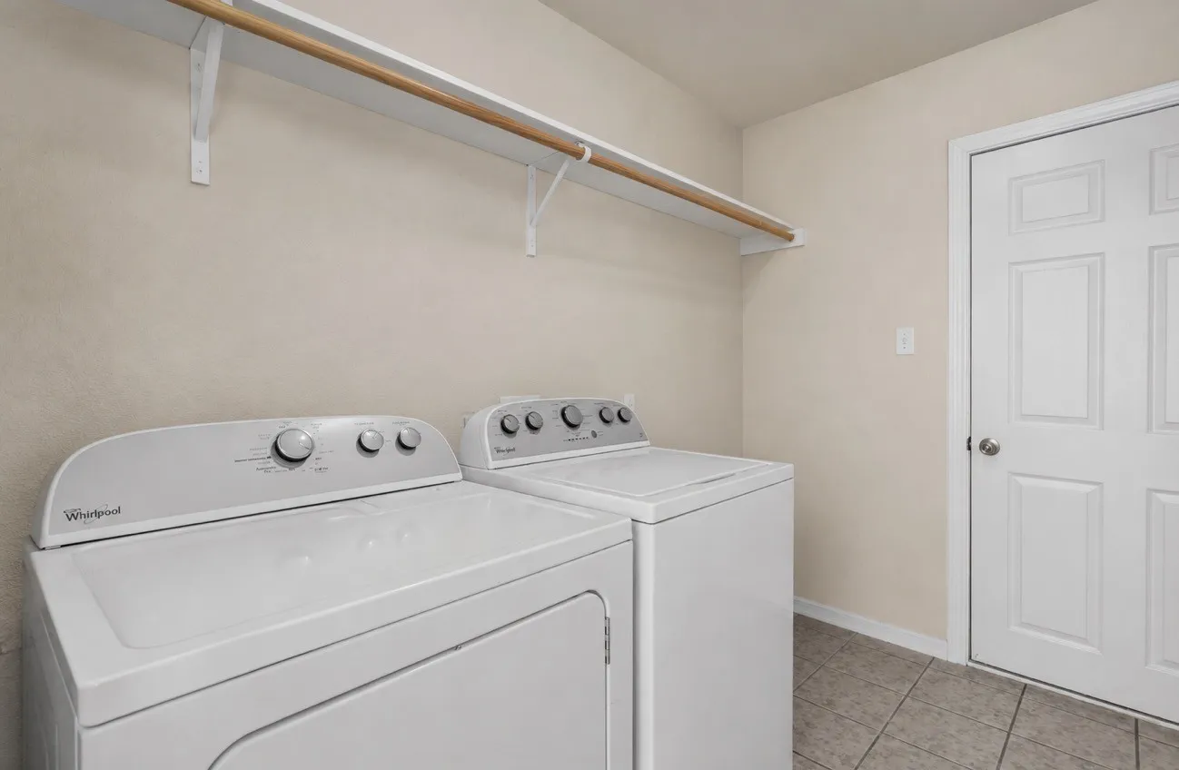 Single Family Residence For Sale in Mc Lennan County , 1692 W Tate Street, Robinson, Texas 76706, 5 Bedroom, 3 Bathroom, 4 Garage spaces, 2,341 Sqft, built in 1995, mls#21247945, Real Estate Agent in Robinson, Homes For Sale in Mc Lennan county, Homes For Sale in Robinson, Realtor in Robinson Texas, Real Estate Brokerage Independent Realty Texas, Luminita Cordes Realtor