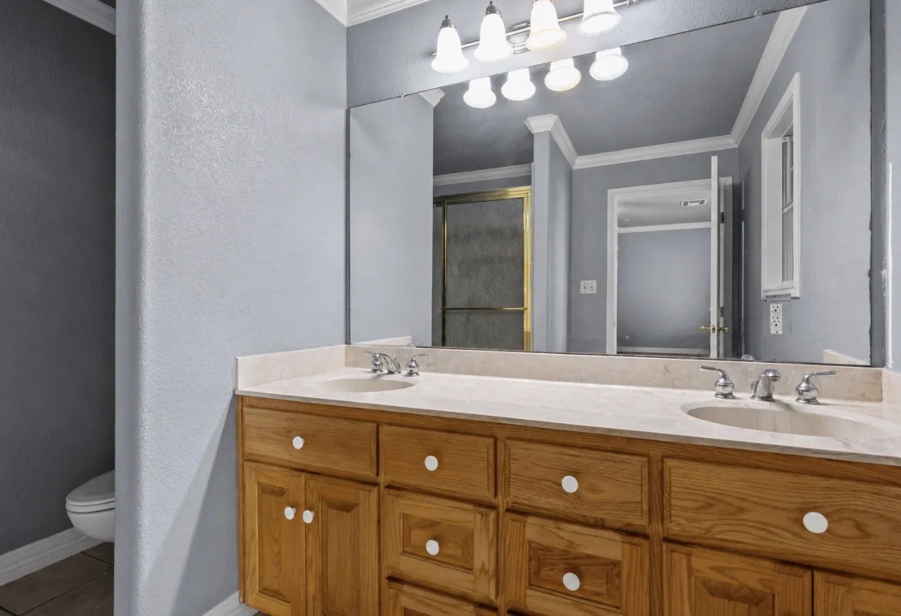 Single Family Residence For Sale in Mc Lennan County , 1692 W Tate Street, Robinson, Texas 76706, 5 Bedroom, 3 Bathroom, 4 Garage spaces, 2,341 Sqft, built in 1995, mls#21247945, Real Estate Agent in Robinson, Homes For Sale in Mc Lennan county, Homes For Sale in Robinson, Realtor in Robinson Texas, Real Estate Brokerage Independent Realty Texas, Luminita Cordes Realtor
