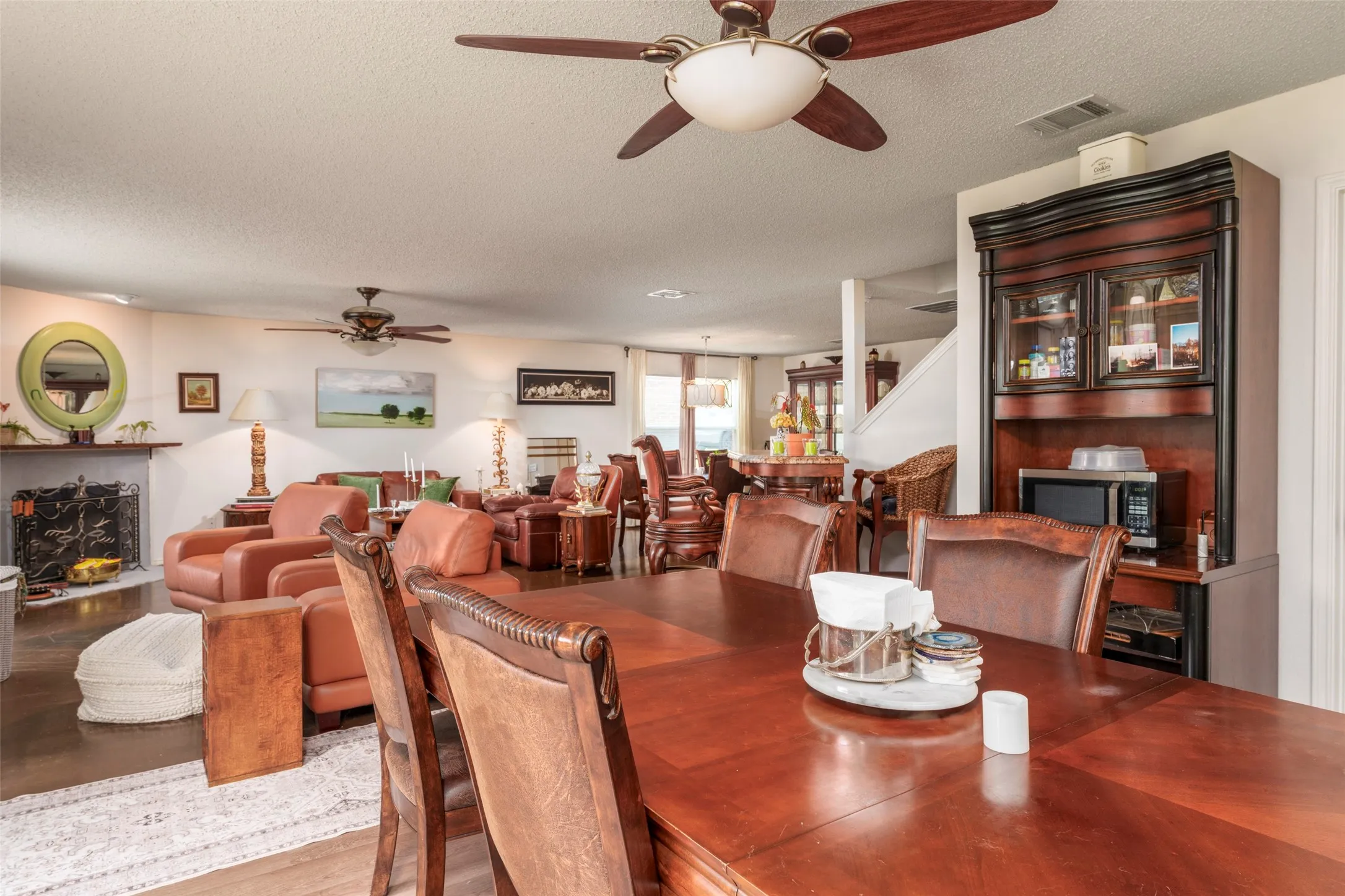 Single Family Residence For Sale in Tarrant County , 8100 Colbi Lane, Fort Worth, Texas 76120, 3 Bedroom, 3 Bathroom, 2 Garage spaces, 3,025 Sqft, built in 2005, Preowned, mls#21251200, Real Estate Agent in Fort Worth, Homes For Sale in Tarrant county, Homes For Sale in Fort Worth, Realtor in Fort Worth Texas, Real Estate Brokerage Independent Realty Texas, Luminita Cordes Realtor