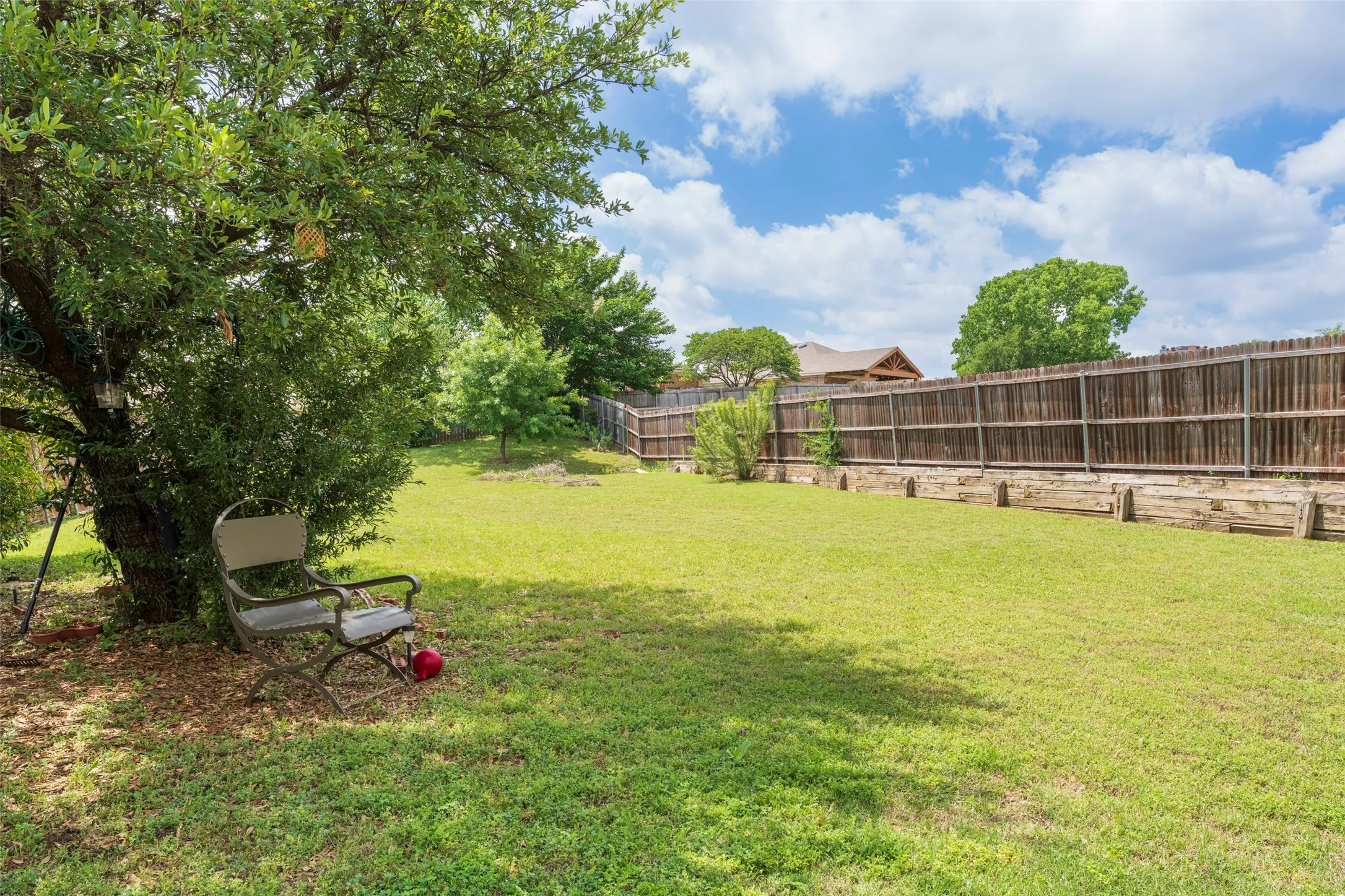 Single Family Residence For Sale in Tarrant County , 8100 Colbi Lane, Fort Worth, Texas 76120, 3 Bedroom, 3 Bathroom, 2 Garage spaces, 3,025 Sqft, built in 2005, Preowned, mls#21251200, Real Estate Agent in Fort Worth, Homes For Sale in Tarrant county, Homes For Sale in Fort Worth, Realtor in Fort Worth Texas, Real Estate Brokerage Independent Realty Texas, Luminita Cordes Realtor